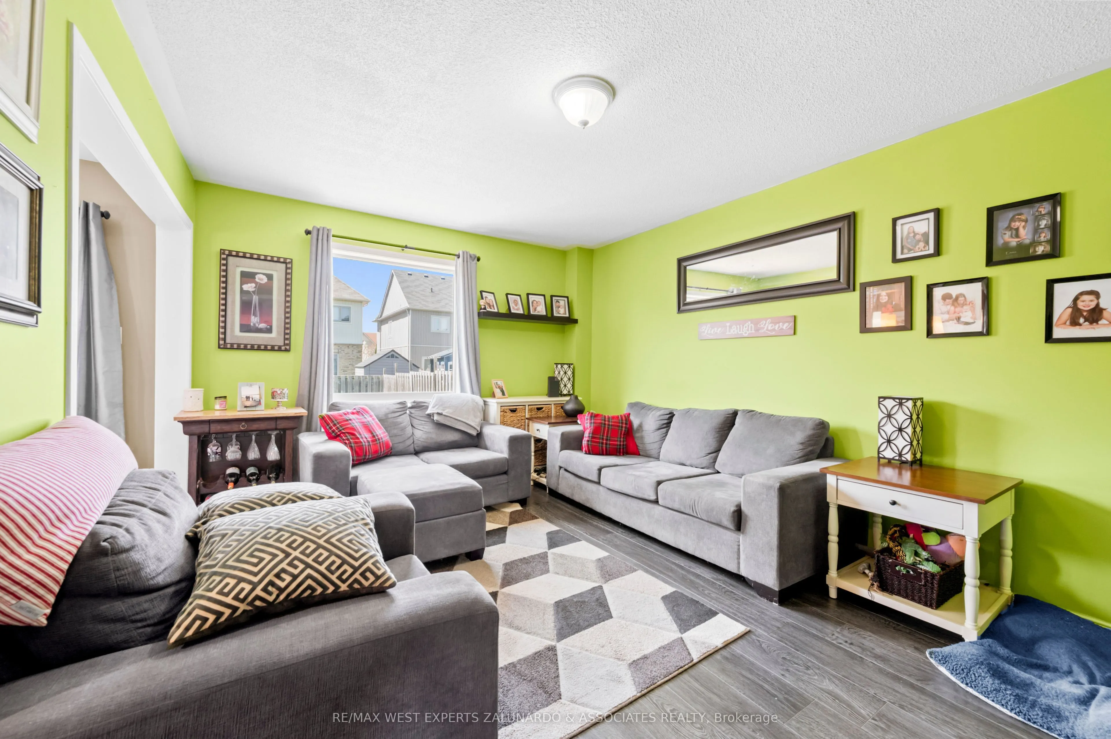 156 Stonemount Crescent