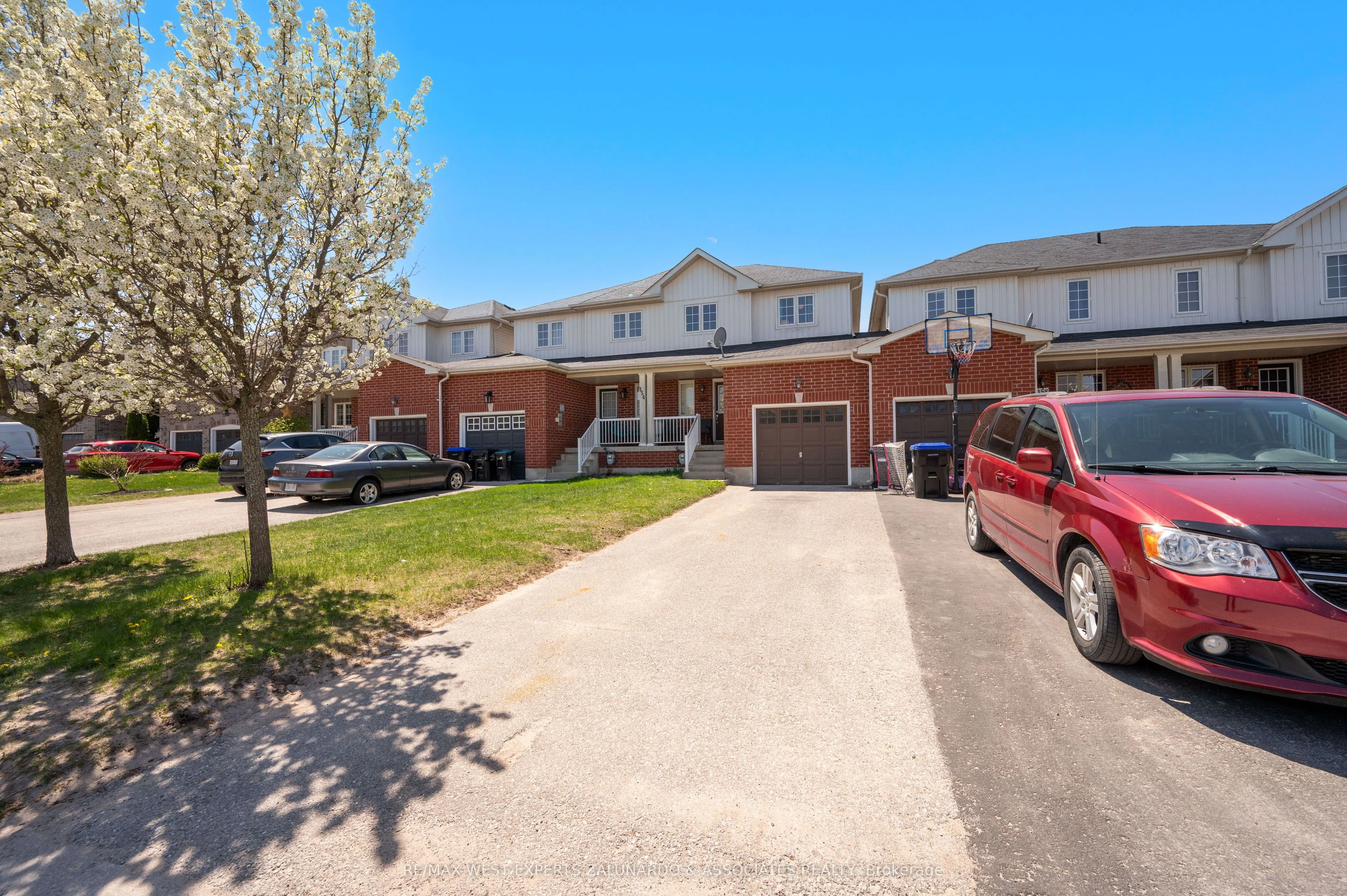 156 Stonemount Crescent