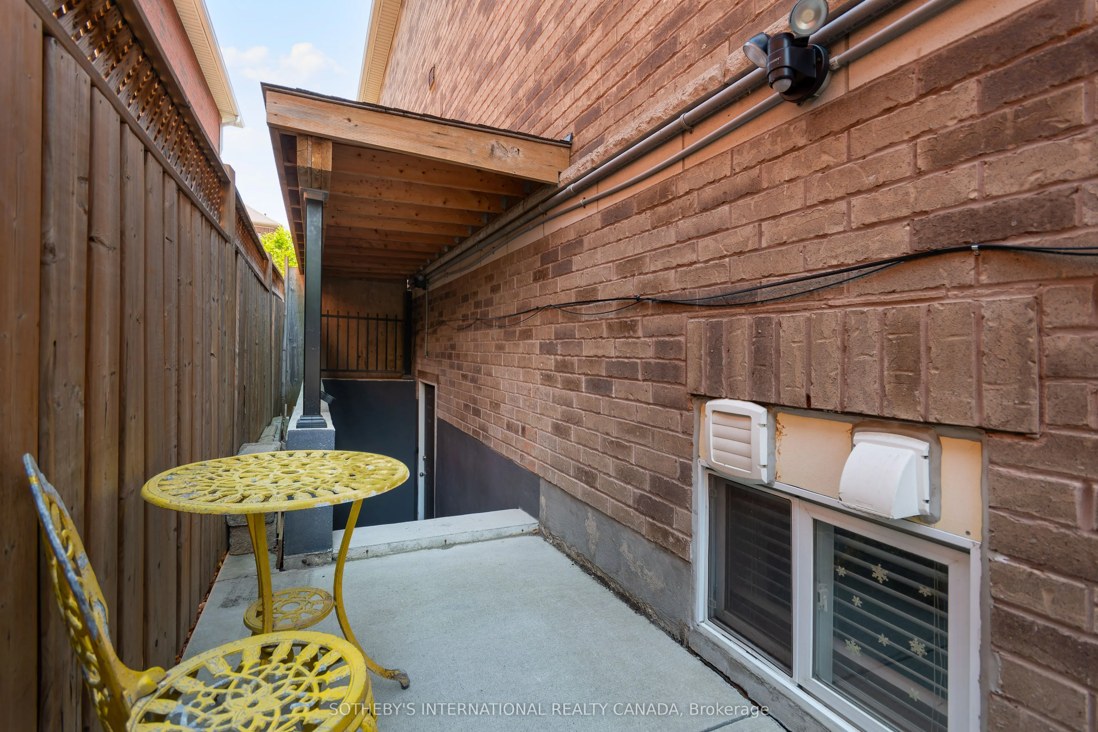 86 Alexie Way