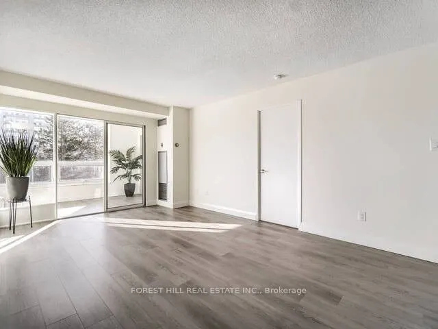 326 Major Mackenzie Drive E, #308