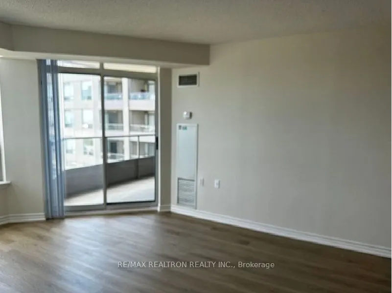 9015 Leslie Street, #1218
