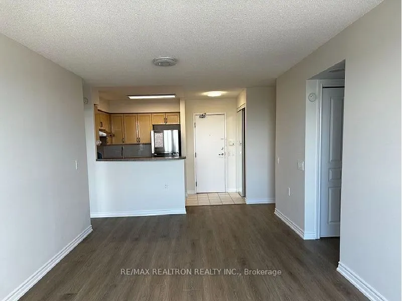 9015 Leslie Street, #1218