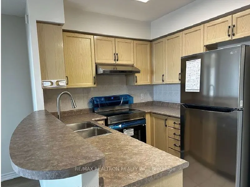 9015 Leslie Street, #1218