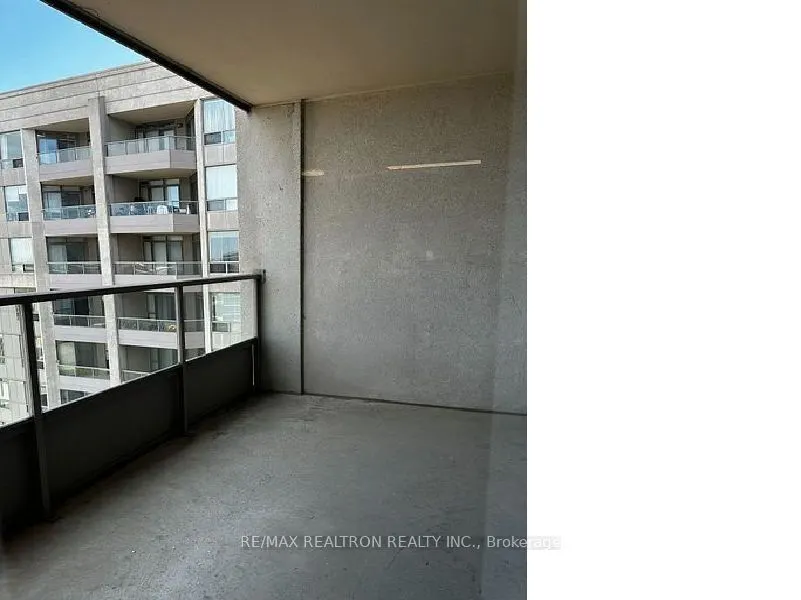 9015 Leslie Street, #1218