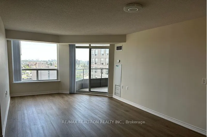 9015 Leslie Street, #1218