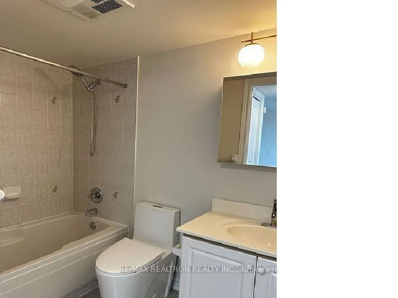 9015 Leslie Street, #1218