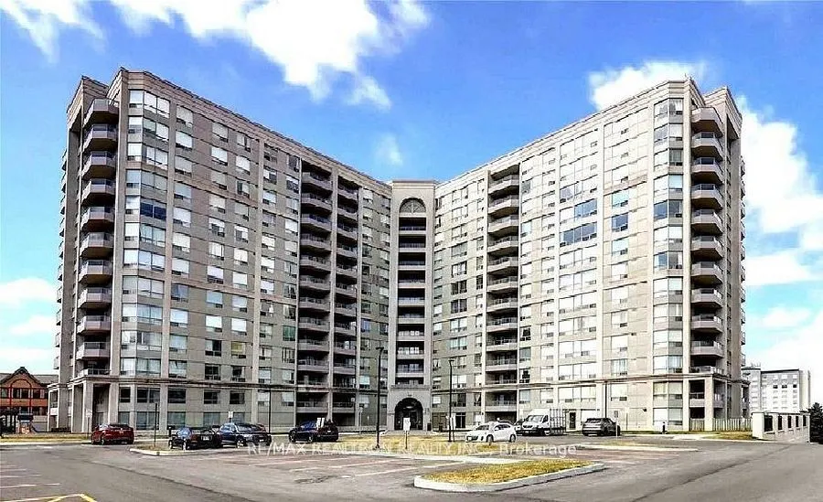9015 Leslie Street, #1218