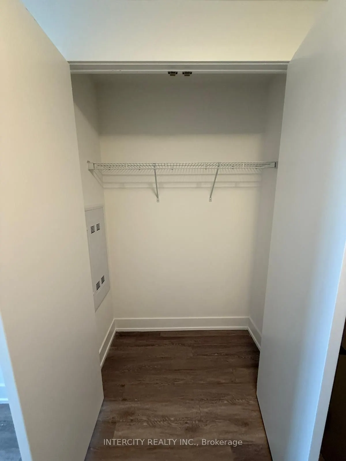 2075 King Road, #422