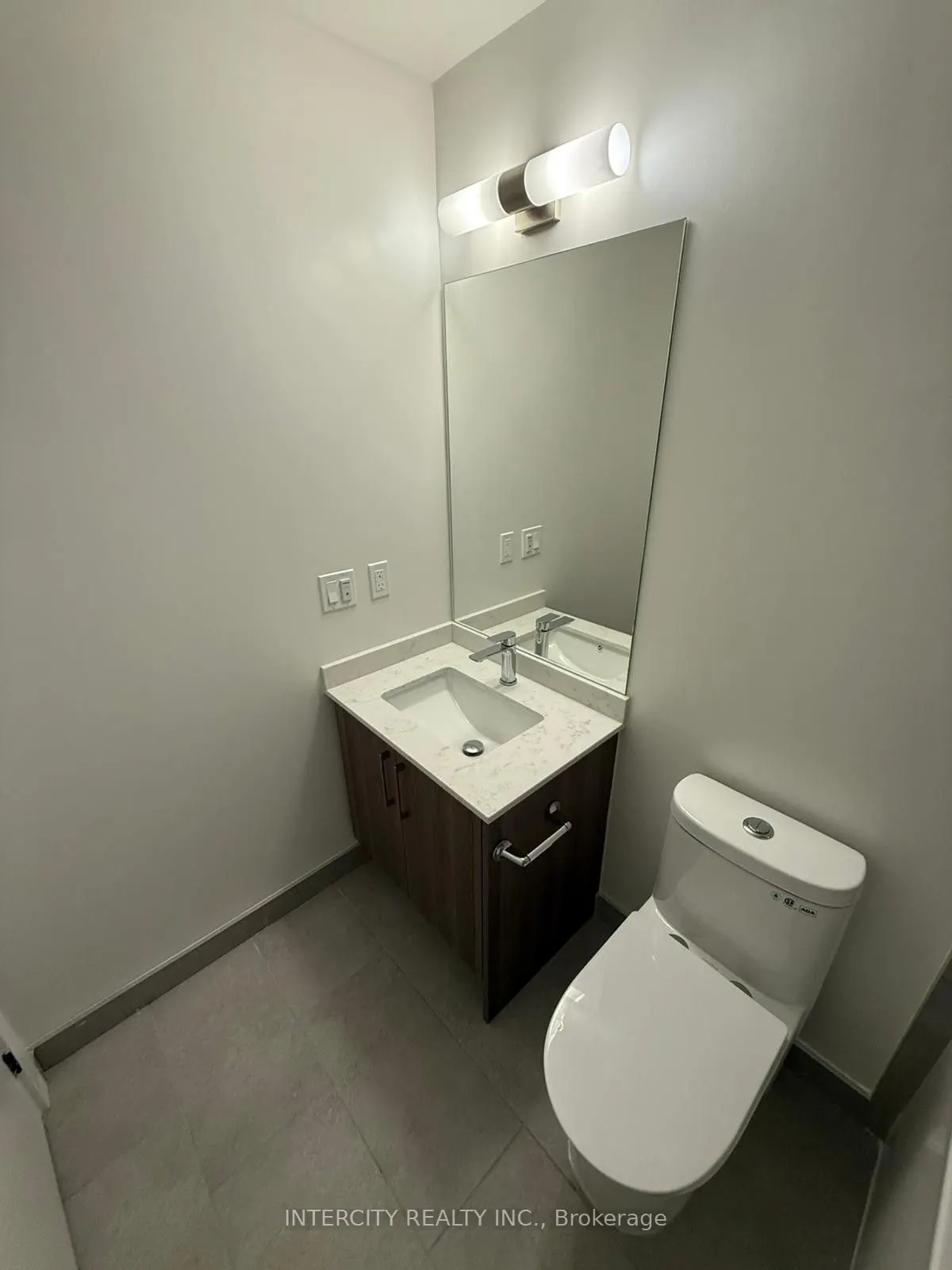 2075 King Road, #422