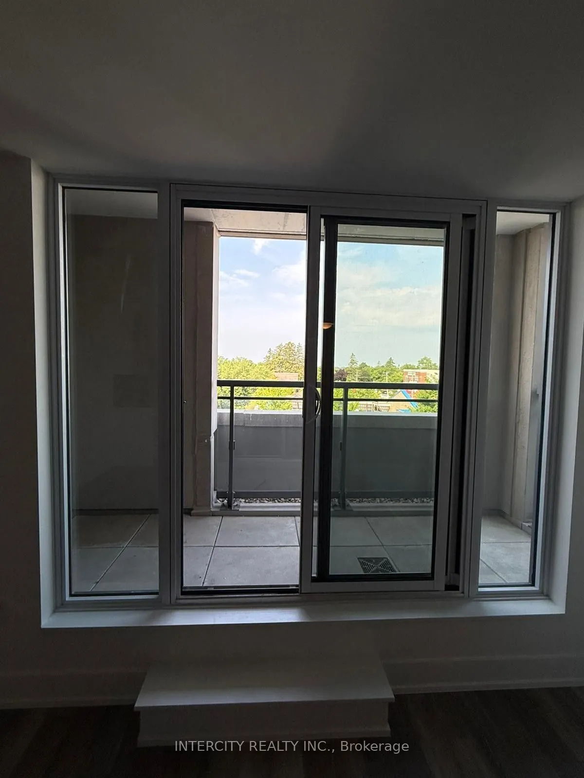 2075 King Road, #422
