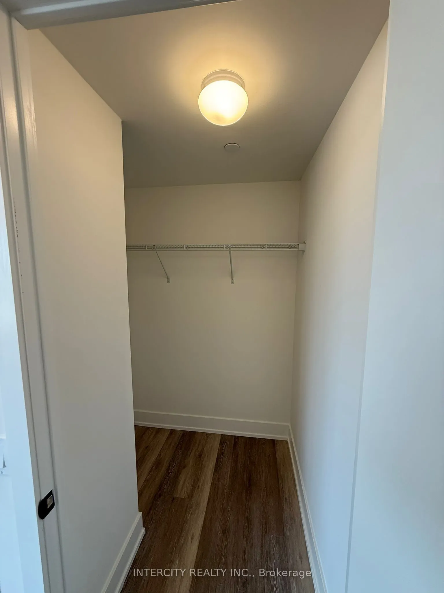2075 King Road, #422