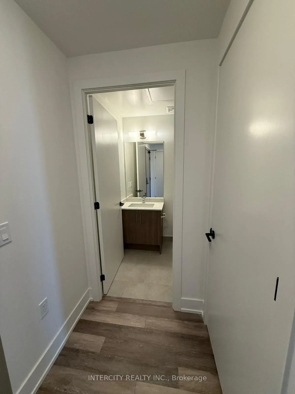 2075 King Road, #422