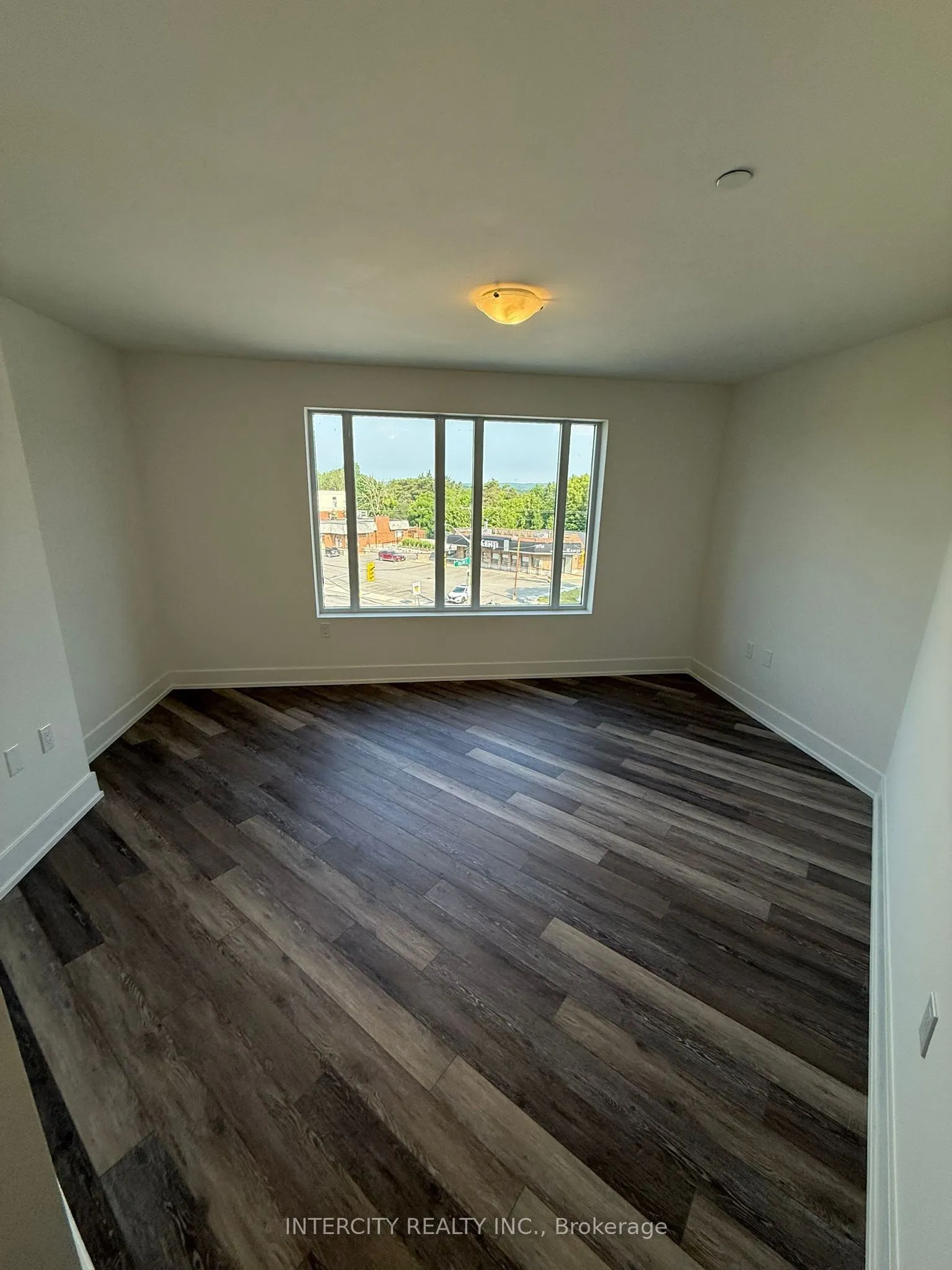 2075 King Road, #422