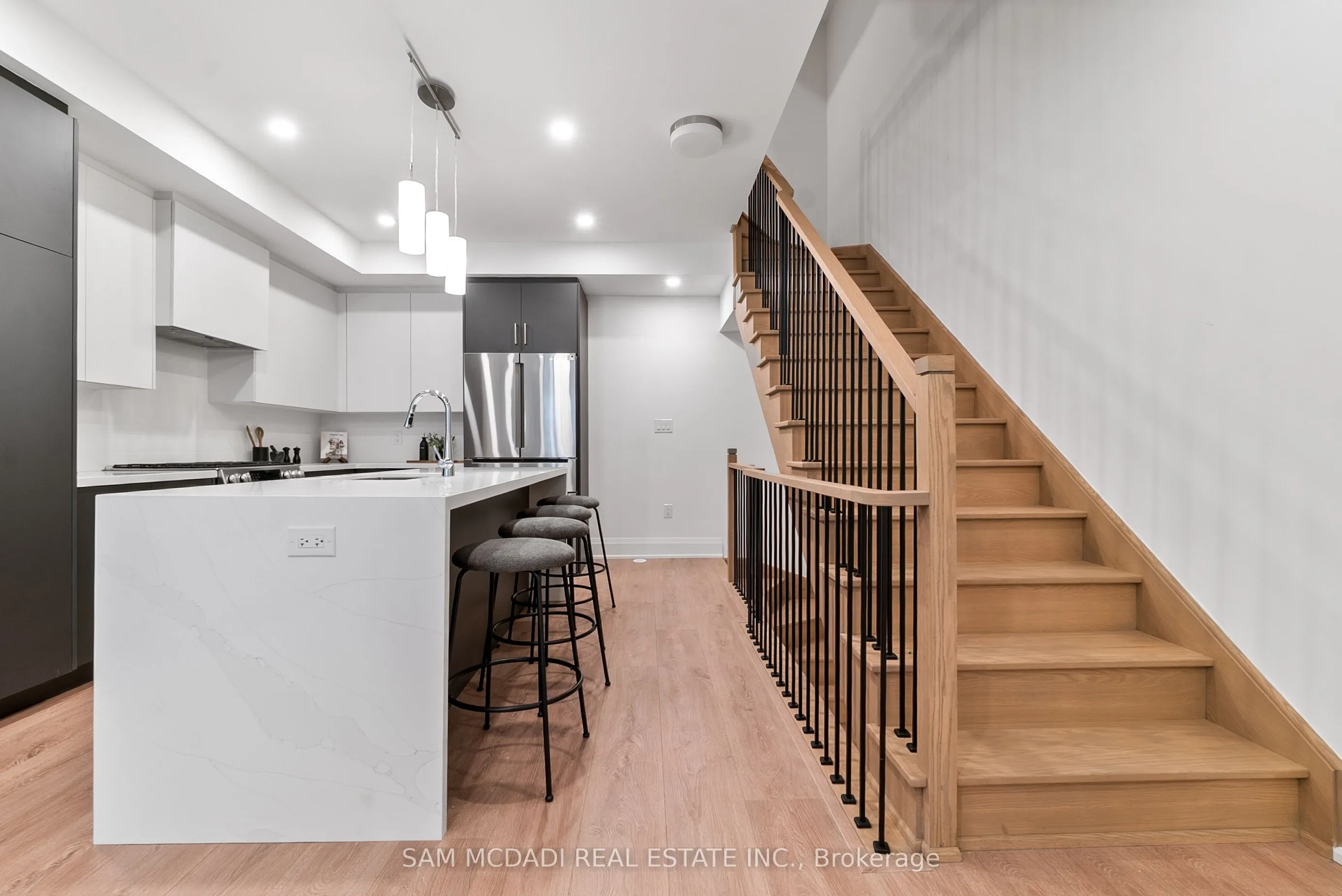 33 Burleigh Mews