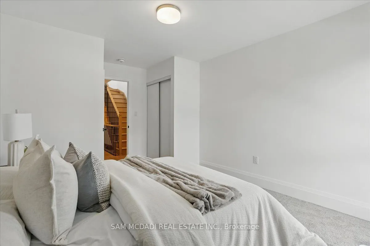 33 Burleigh Mews