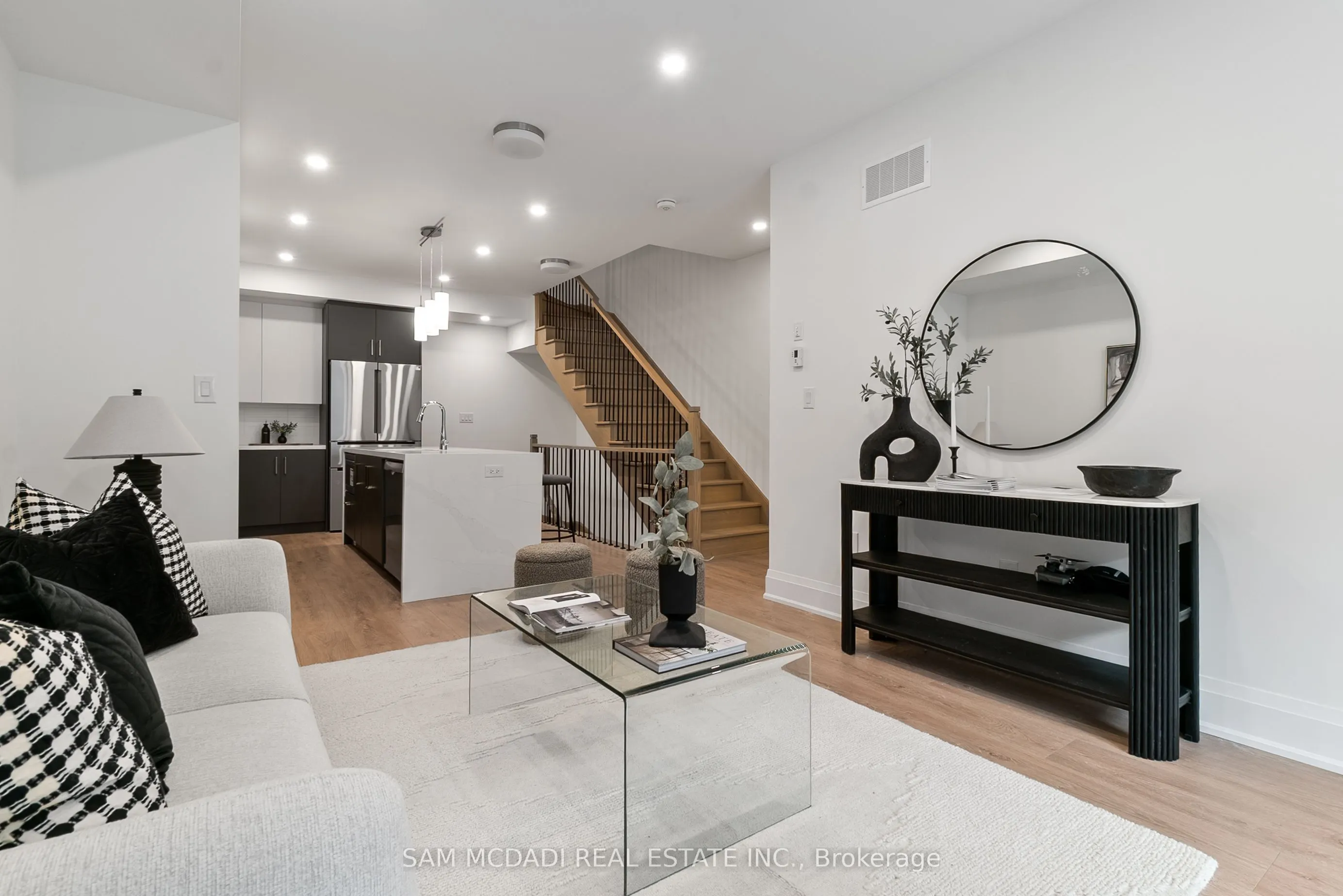 33 Burleigh Mews