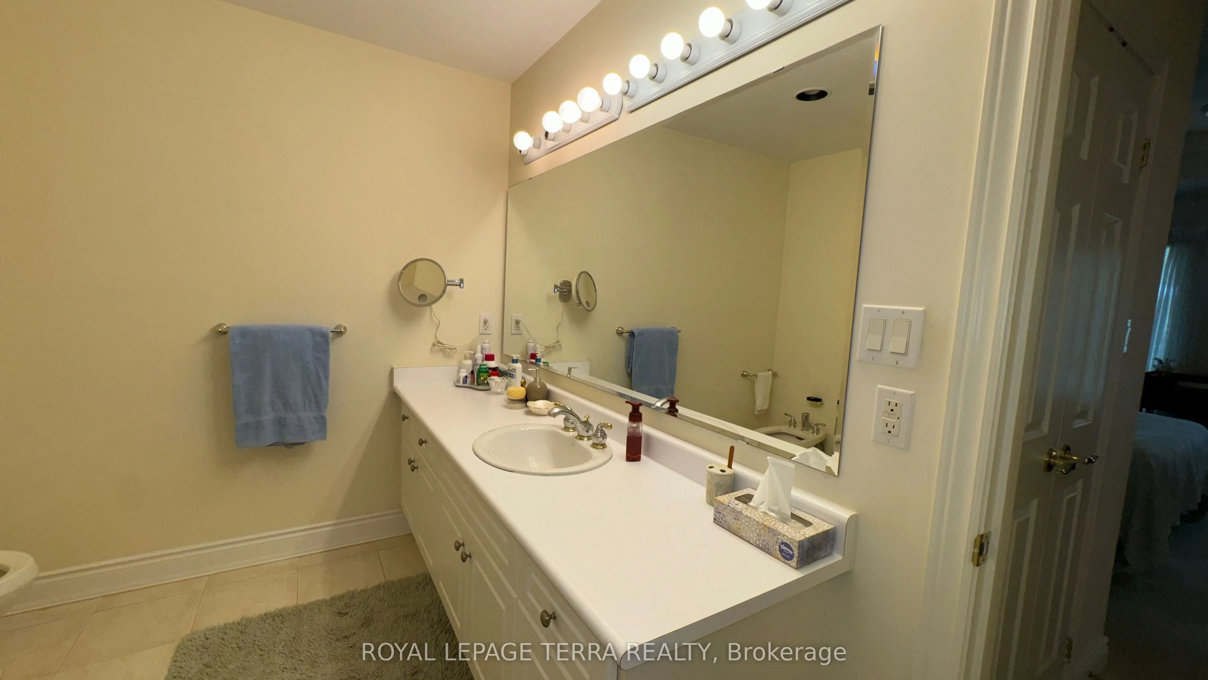 13 Montebello Terrace, #11