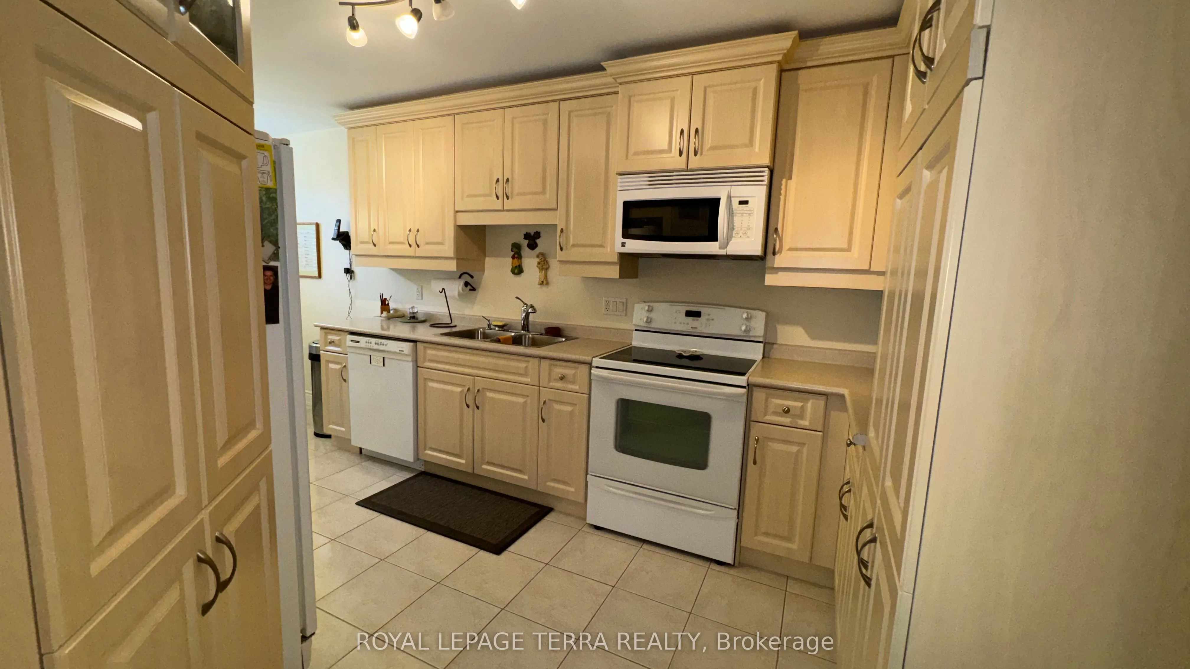 13 Montebello Terrace, #11