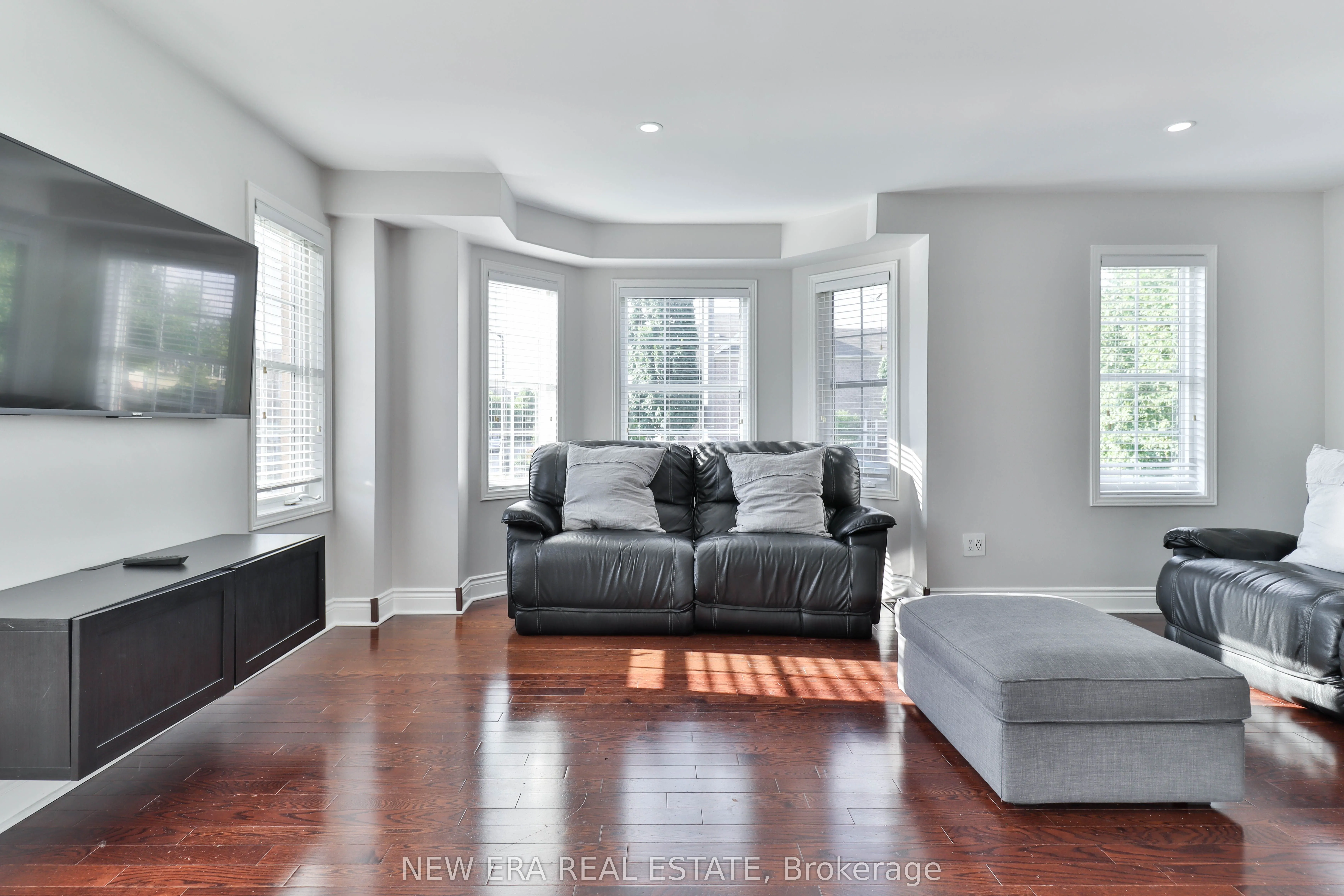 331 Davos Road