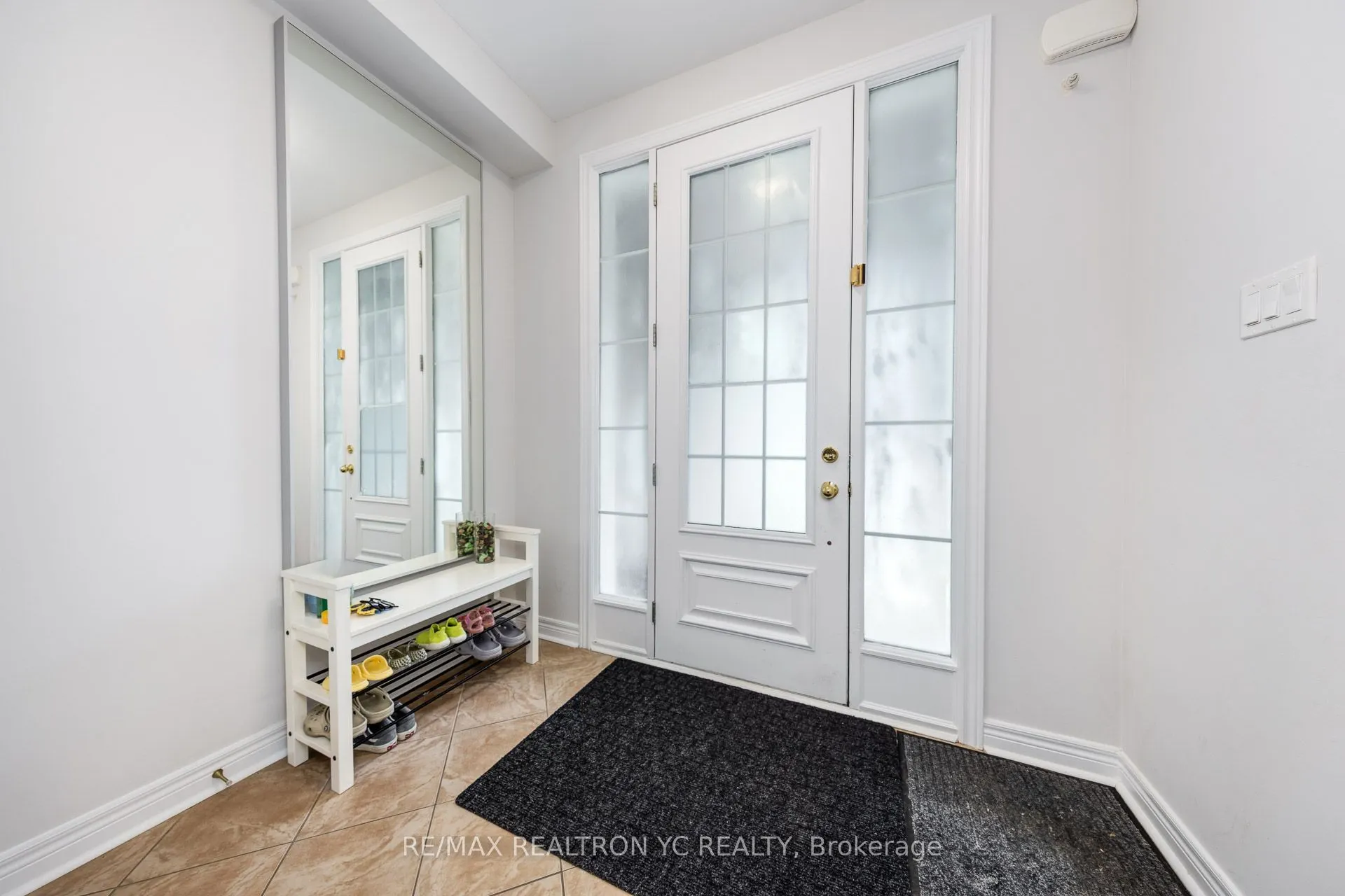 87 Chayna Crescent