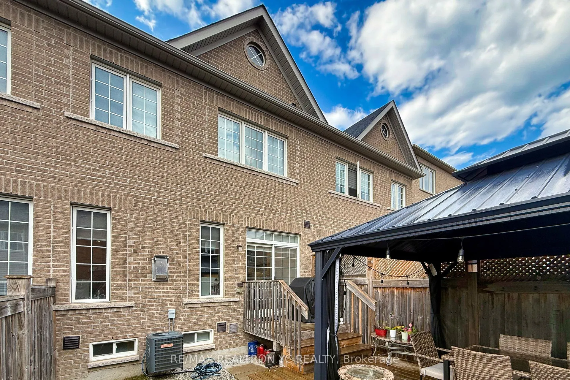 87 Chayna Crescent