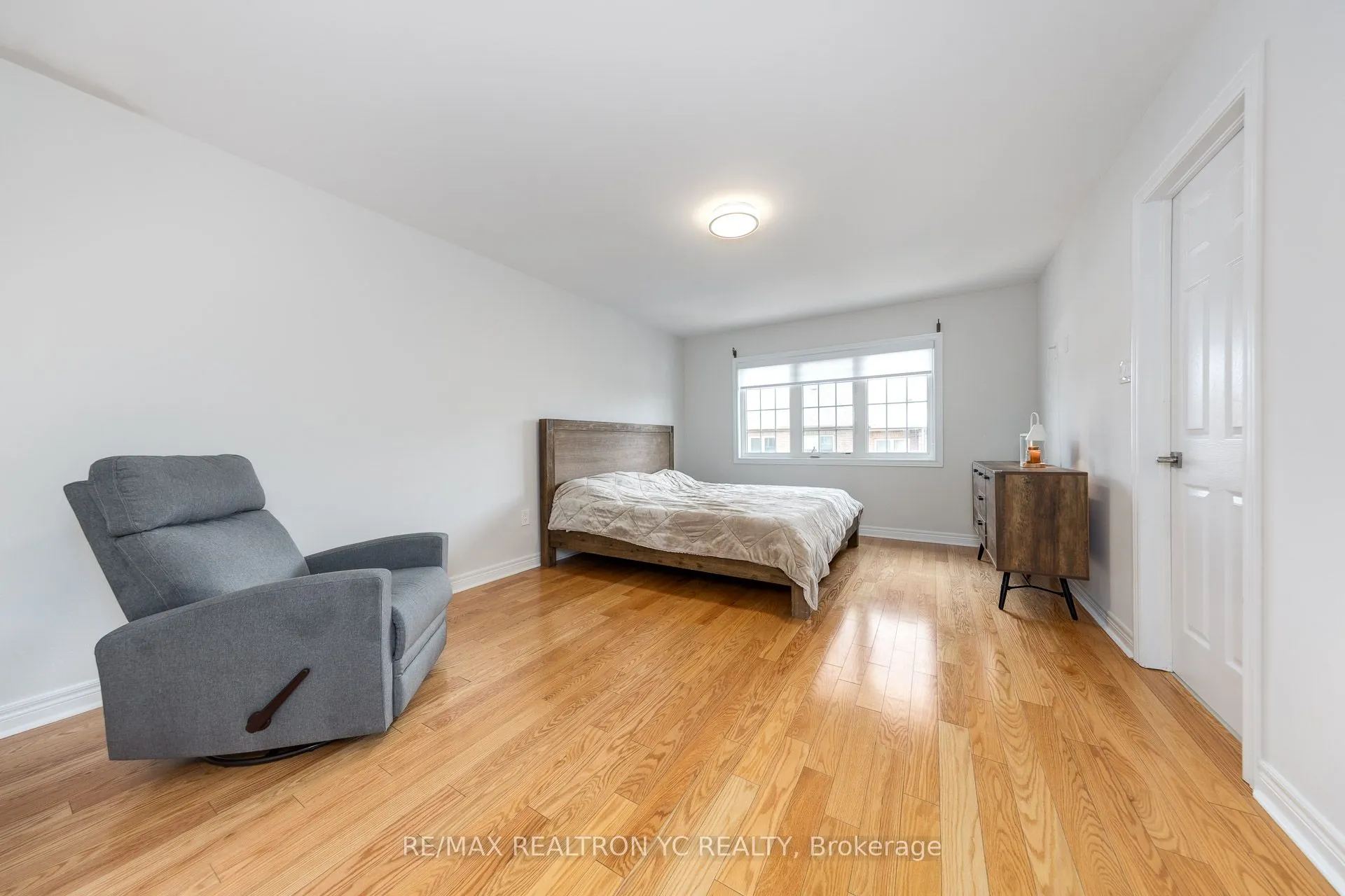 87 Chayna Crescent