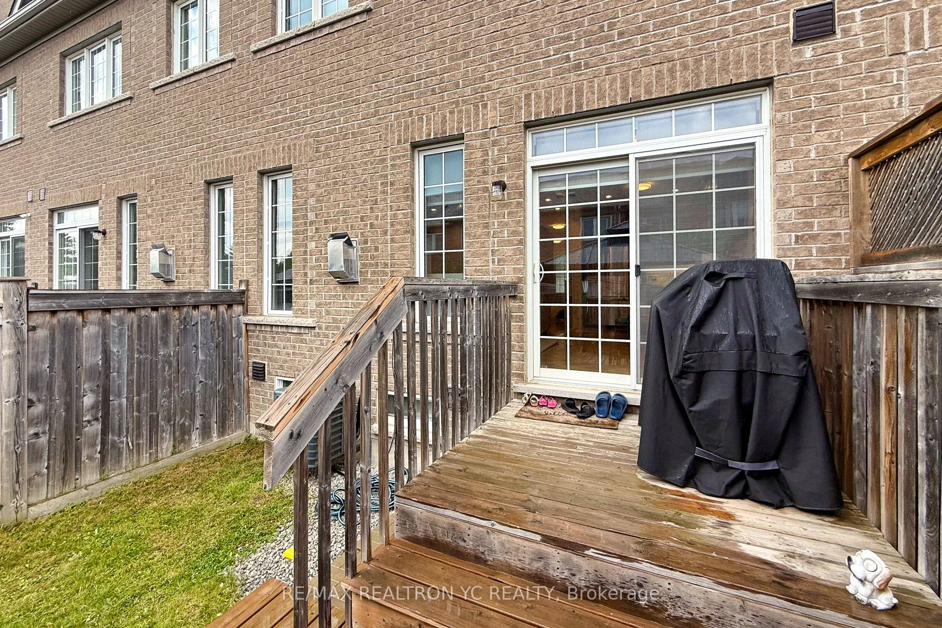 87 Chayna Crescent