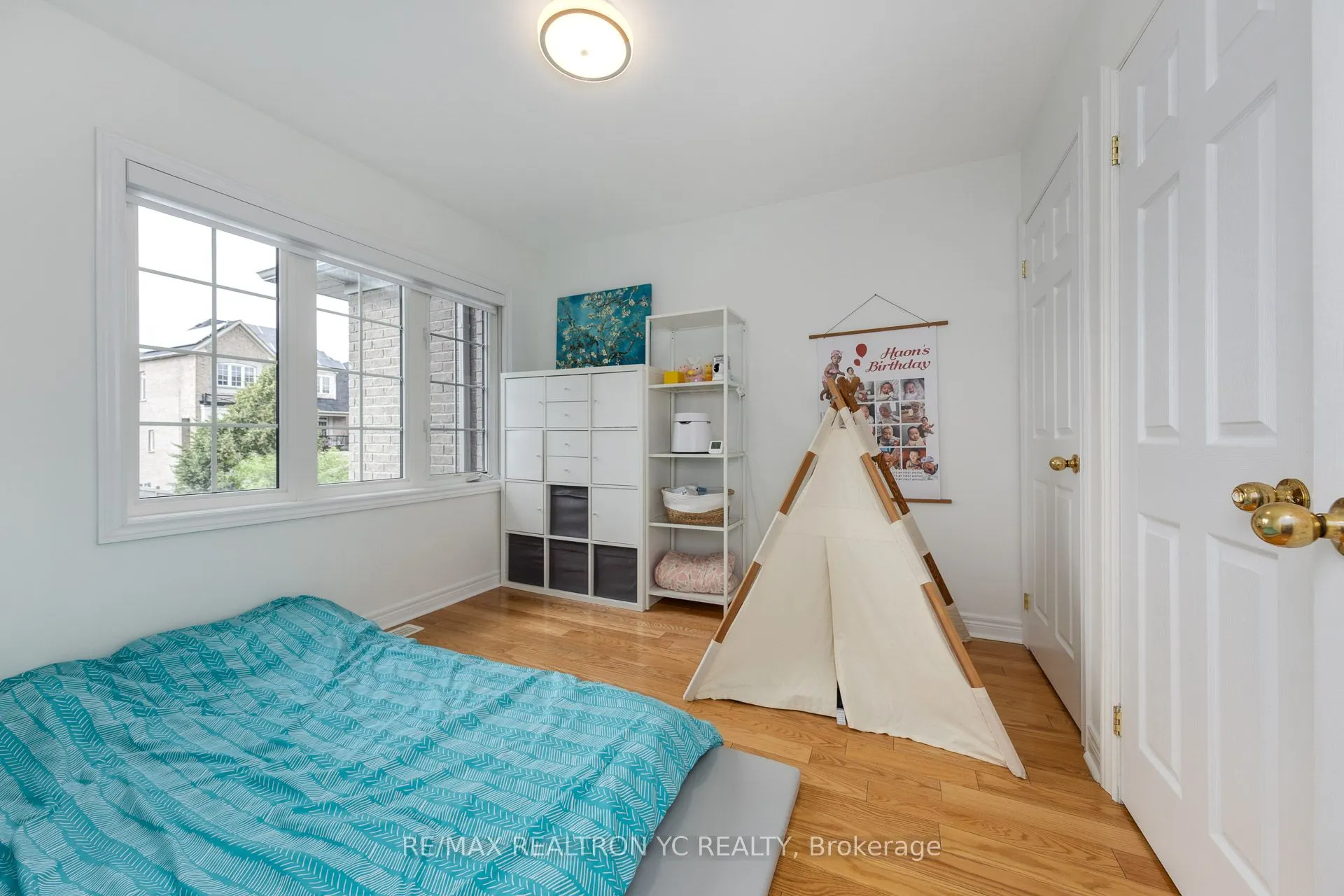 87 Chayna Crescent