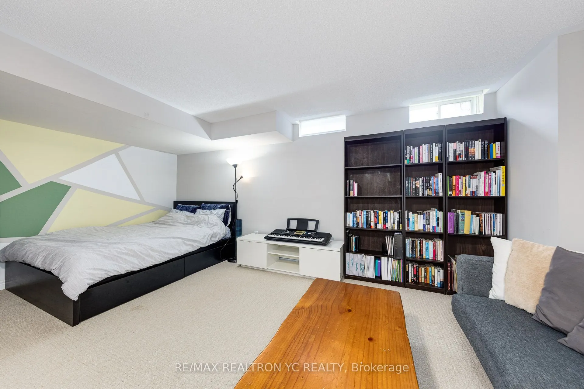 87 Chayna Crescent