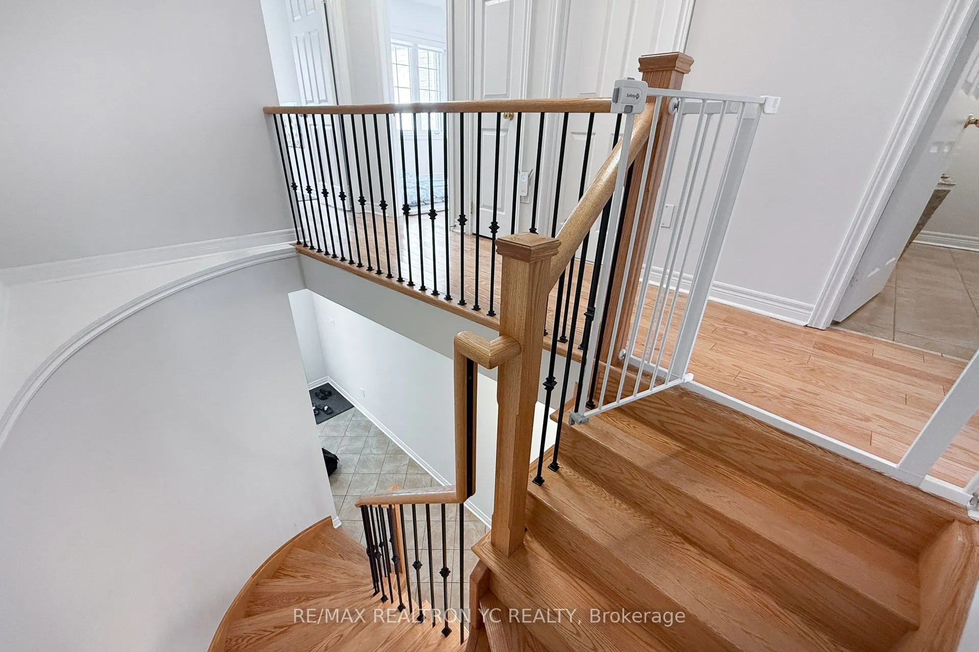 87 Chayna Crescent