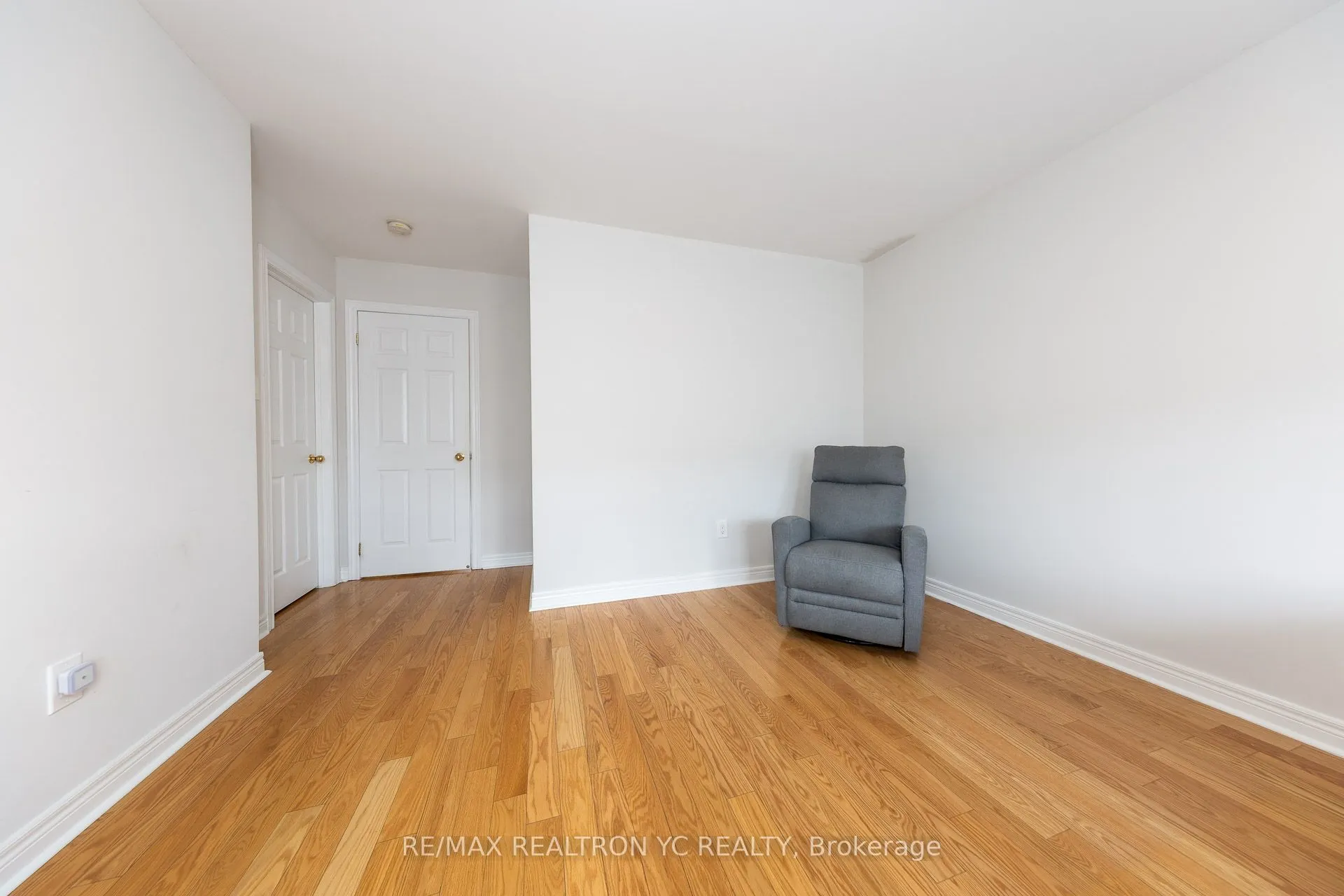 87 Chayna Crescent