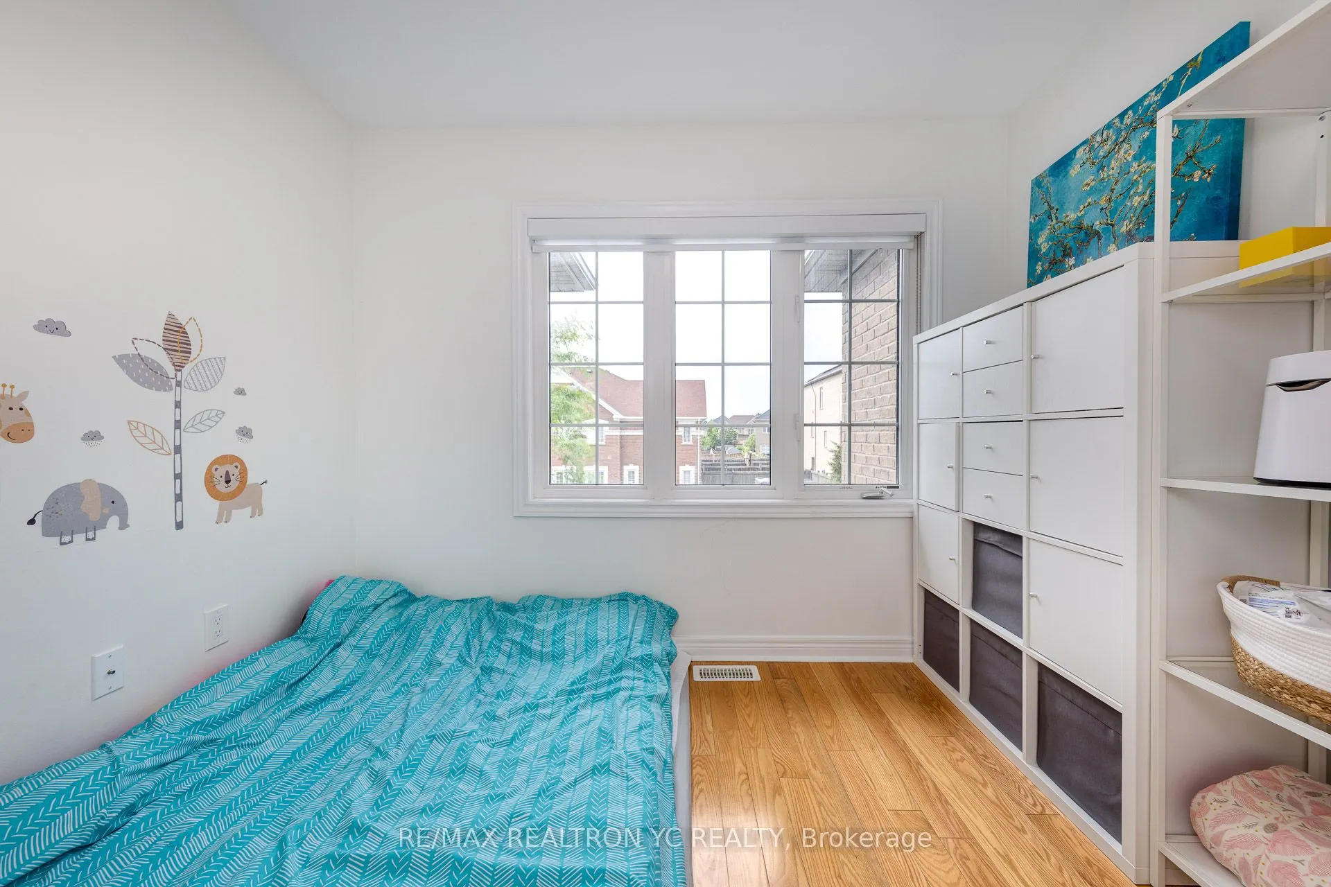 87 Chayna Crescent