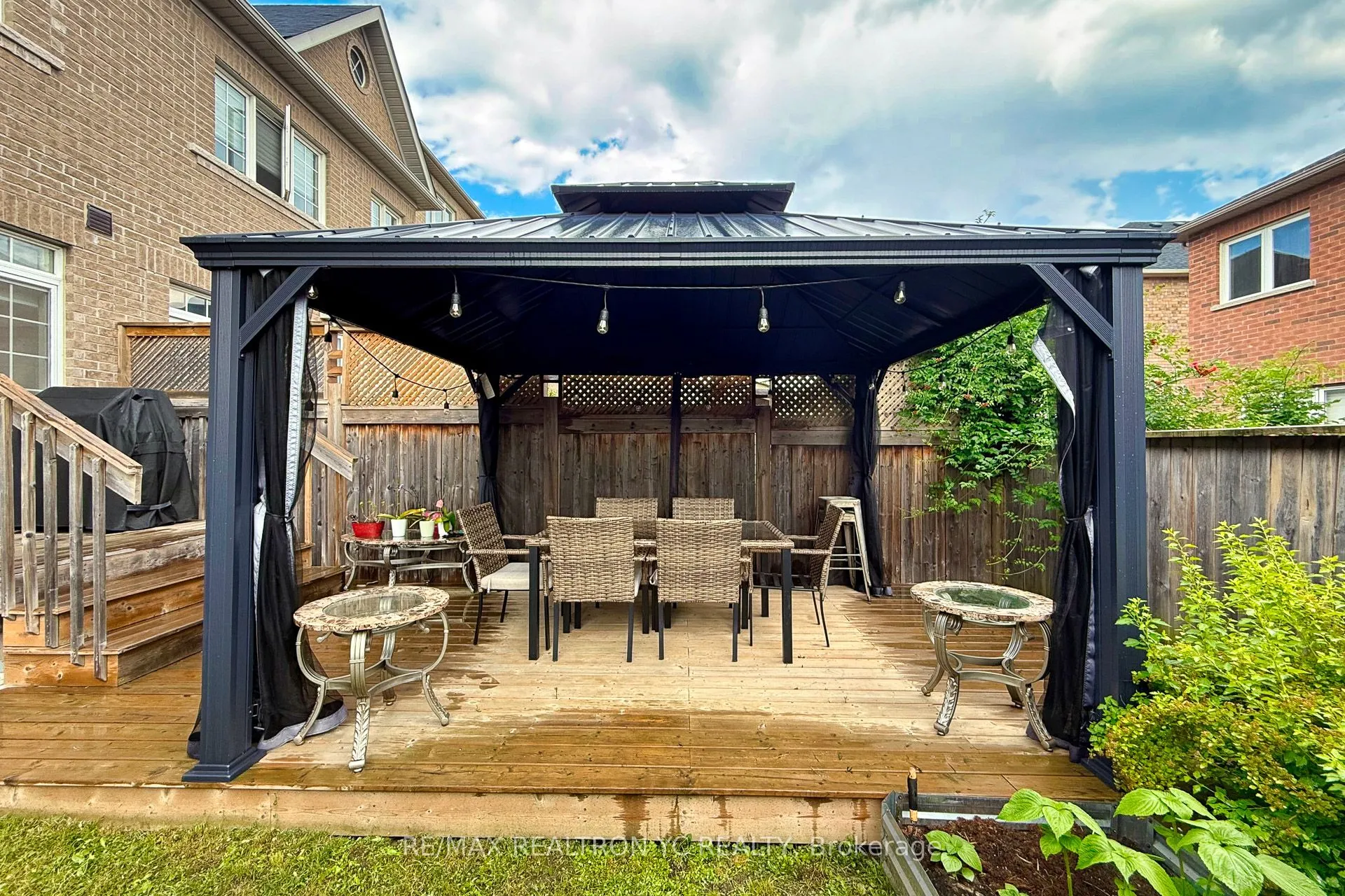 87 Chayna Crescent