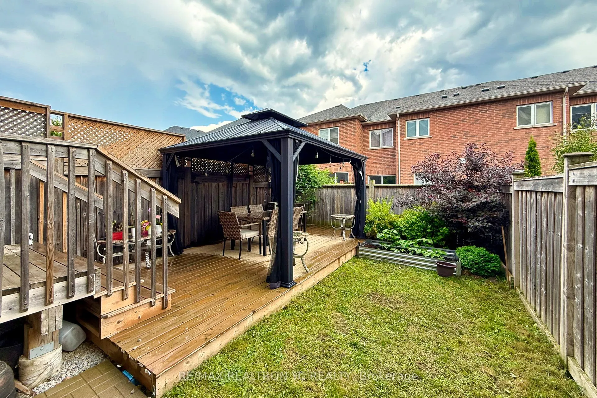 87 Chayna Crescent