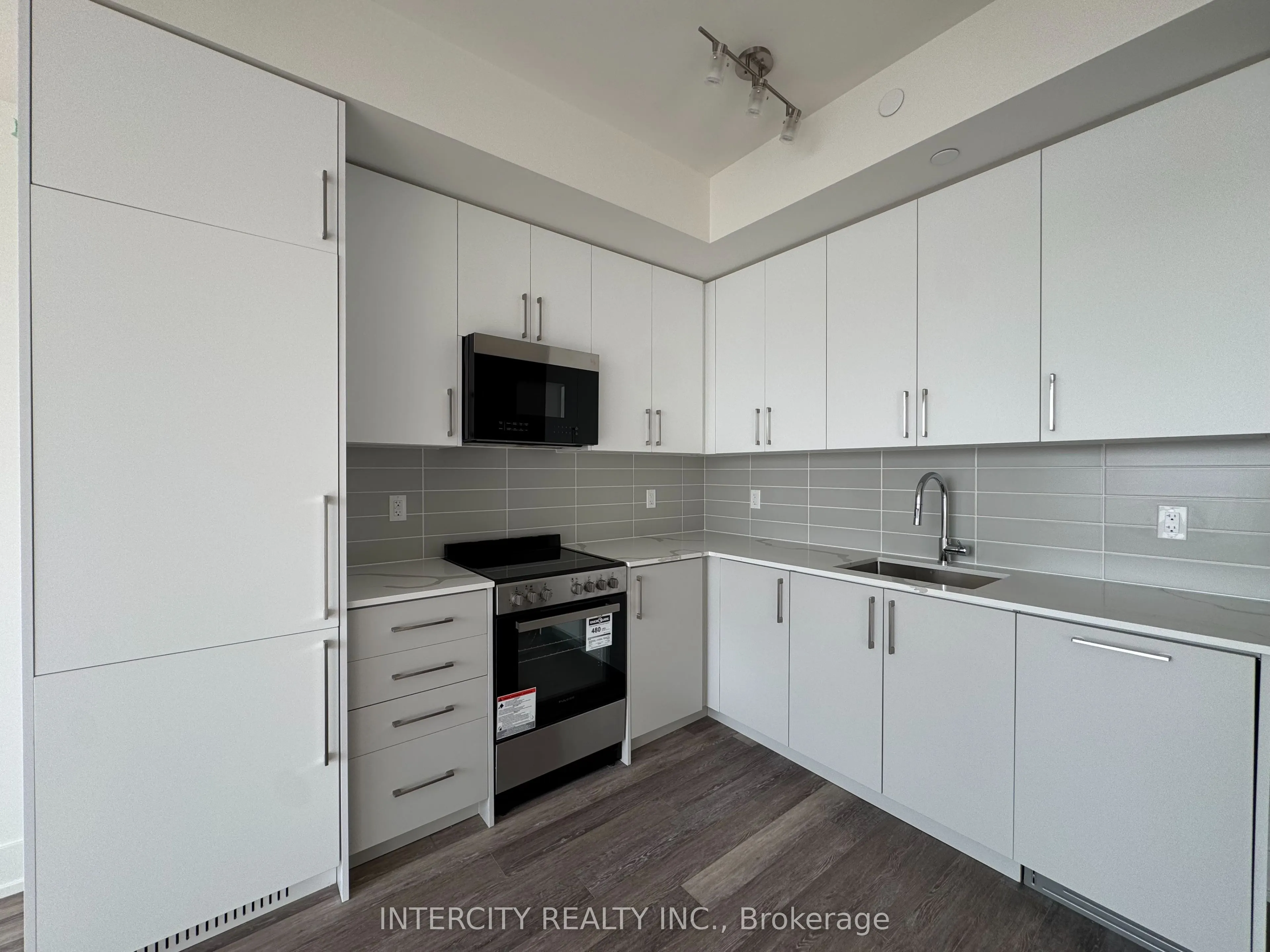 2075 King Road, #245