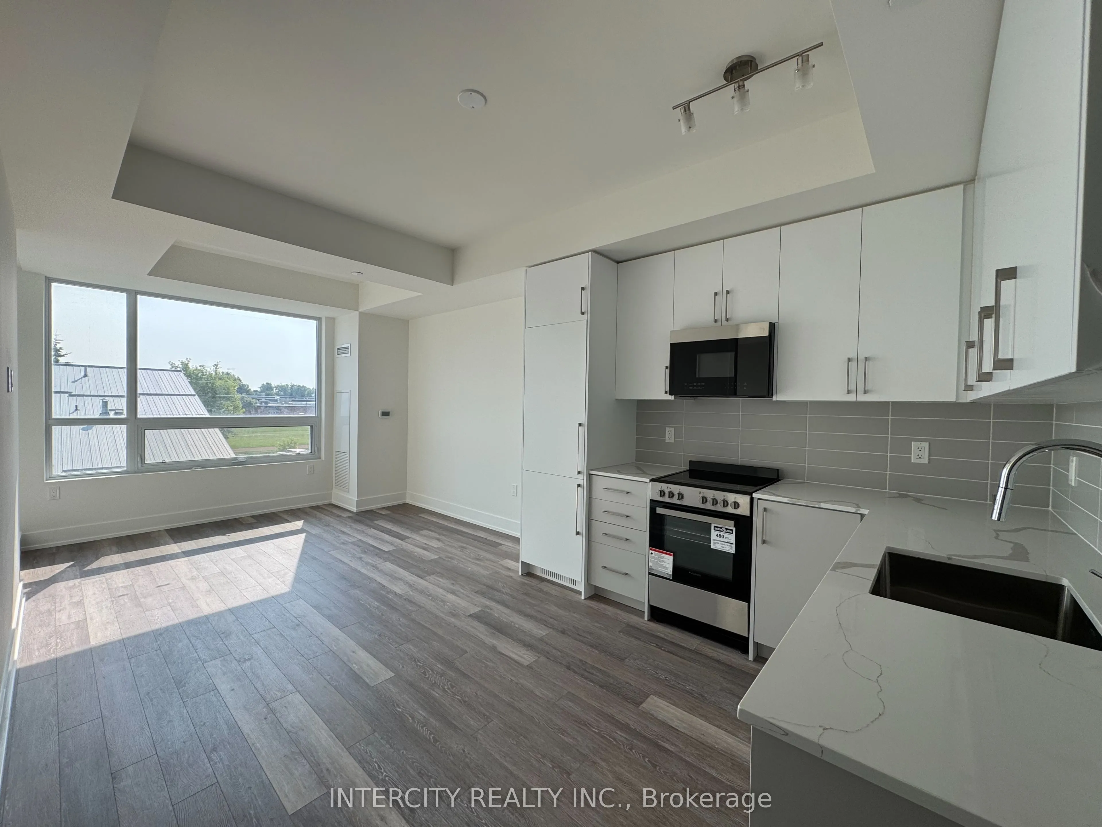 2075 King Road, #245