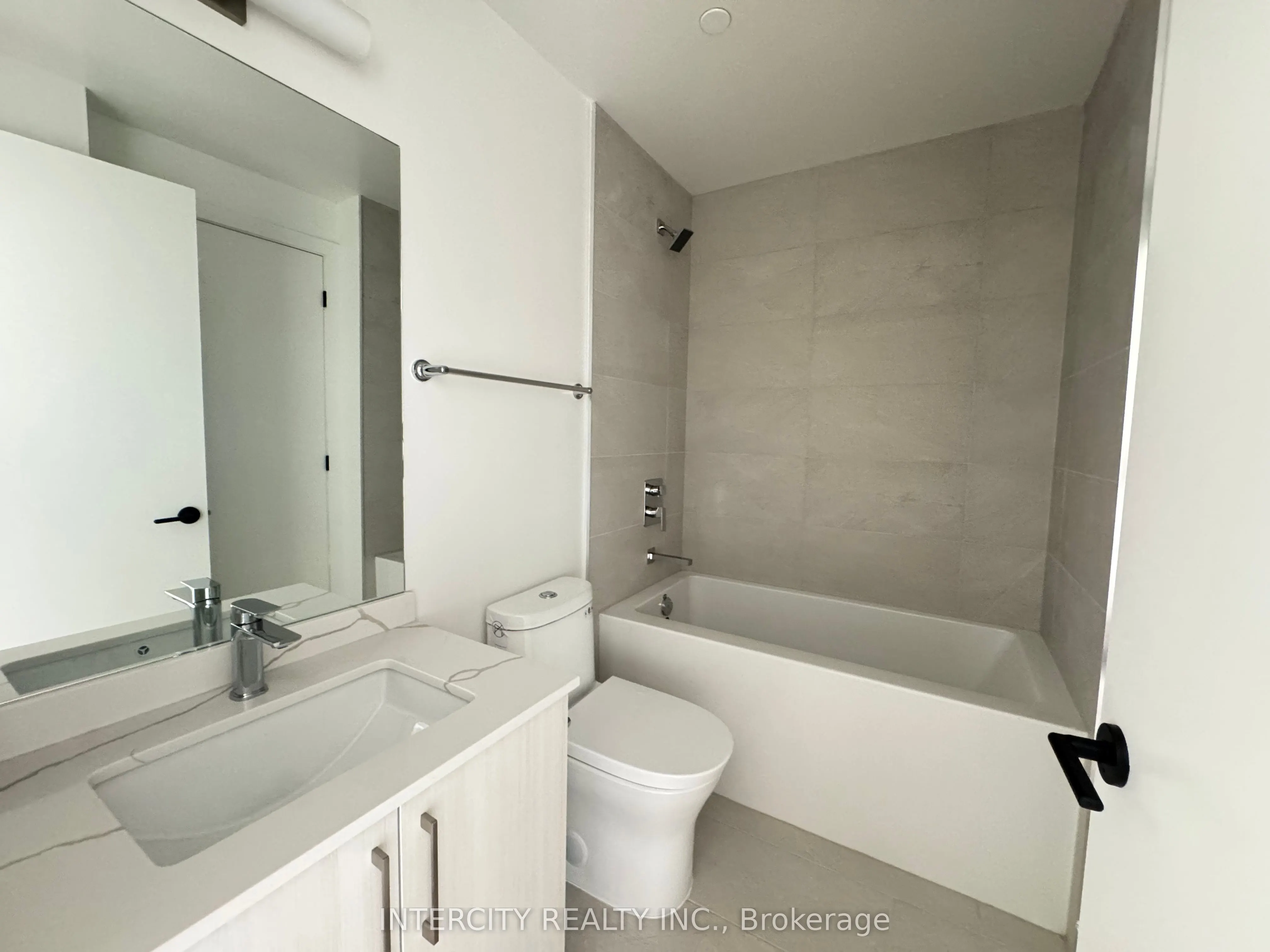 2075 King Road, #245