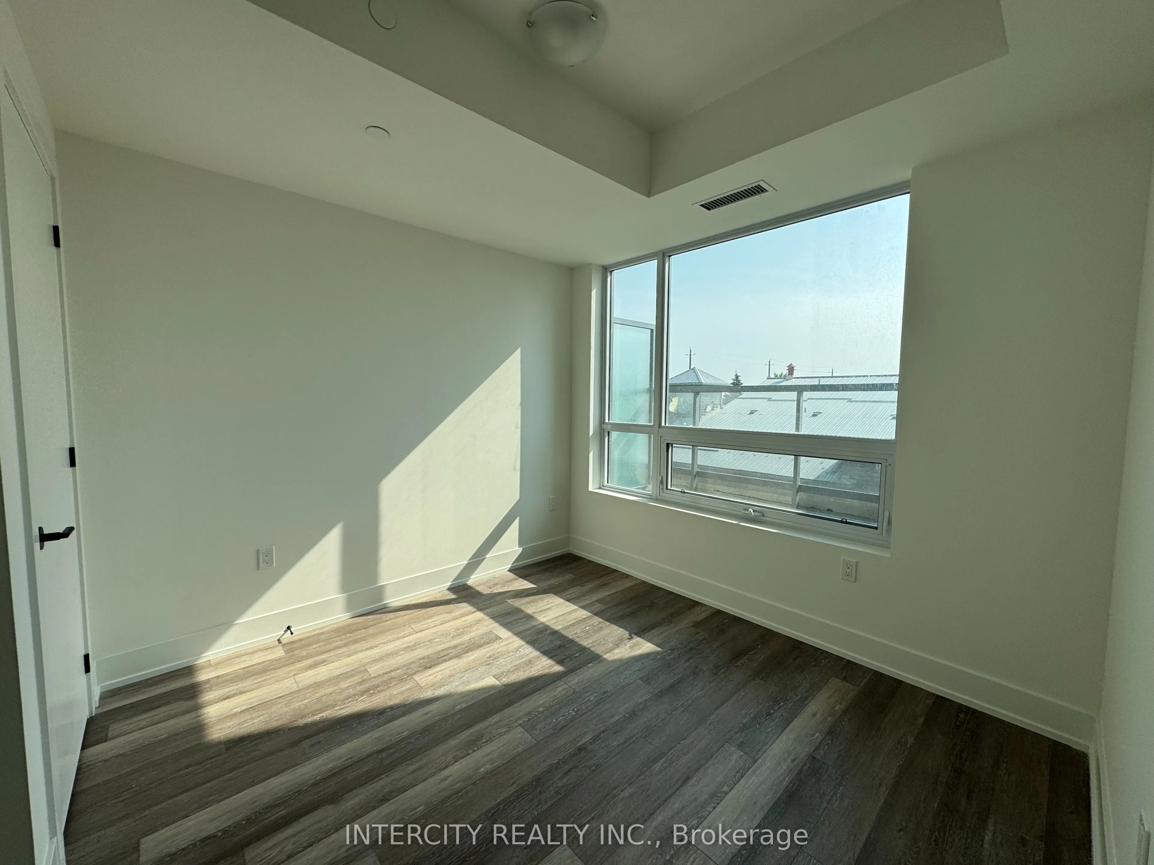 2075 King Road, #245