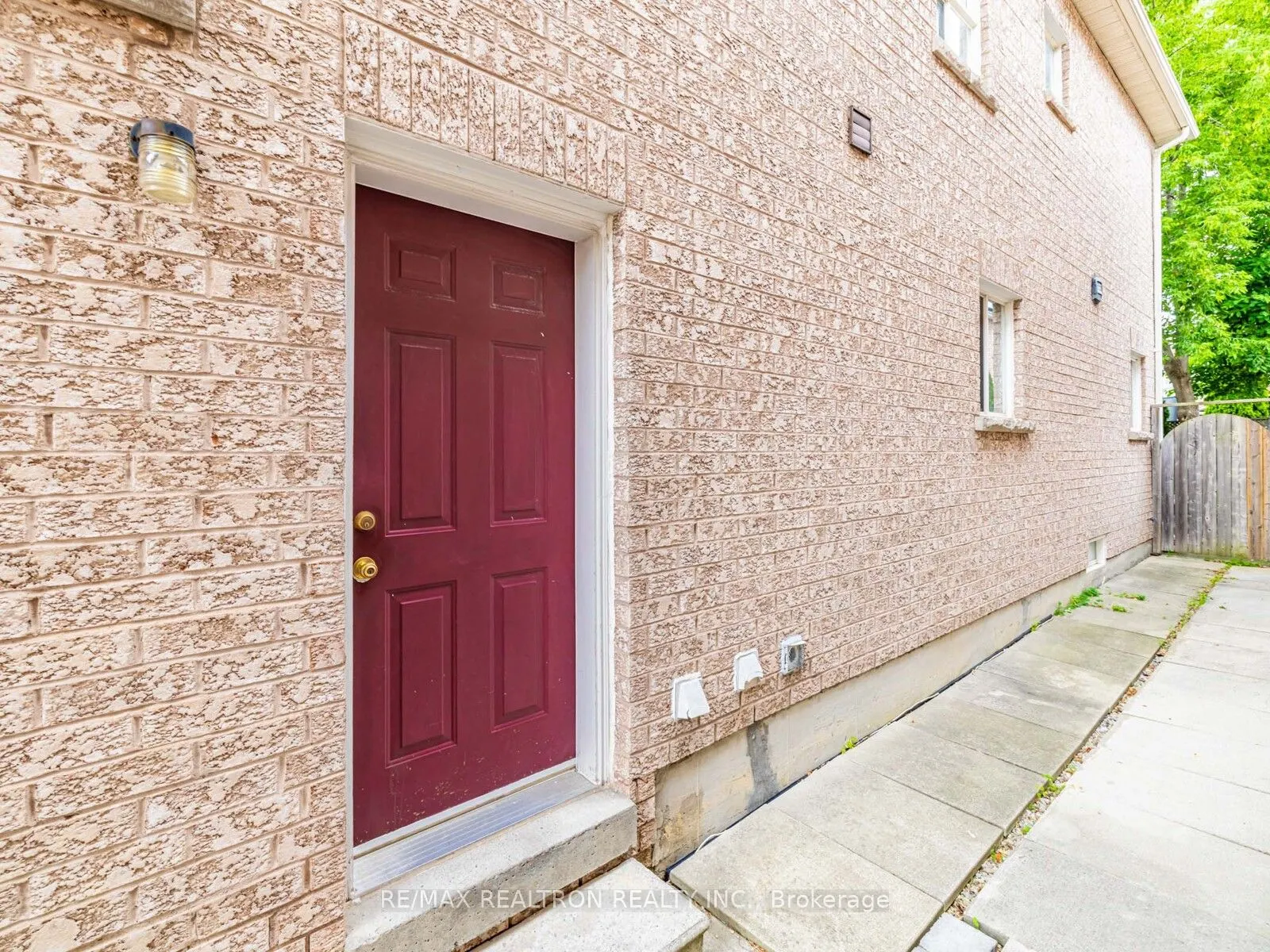 110 Derrywood Drive