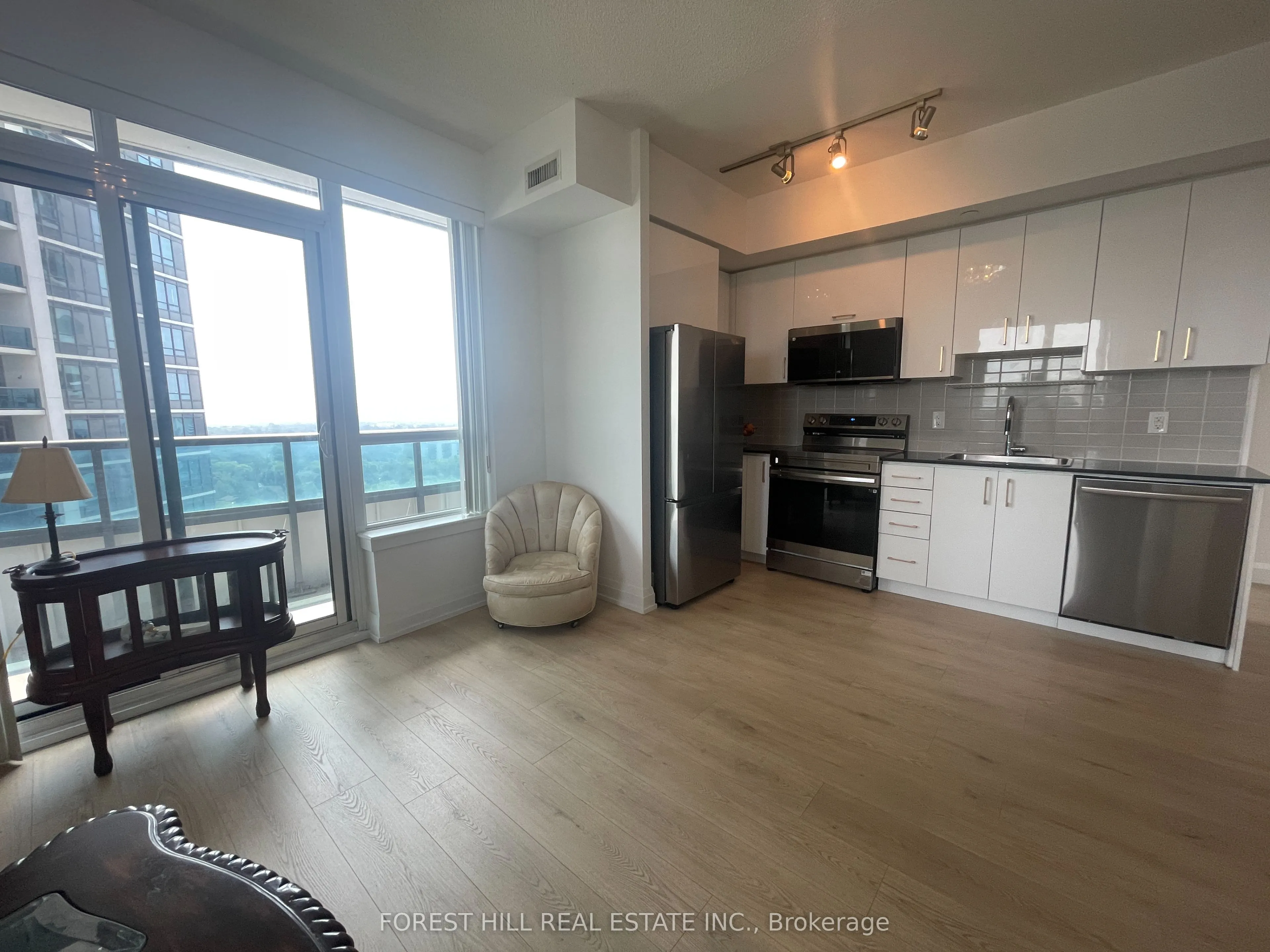 7171 Yonge Street, #1701