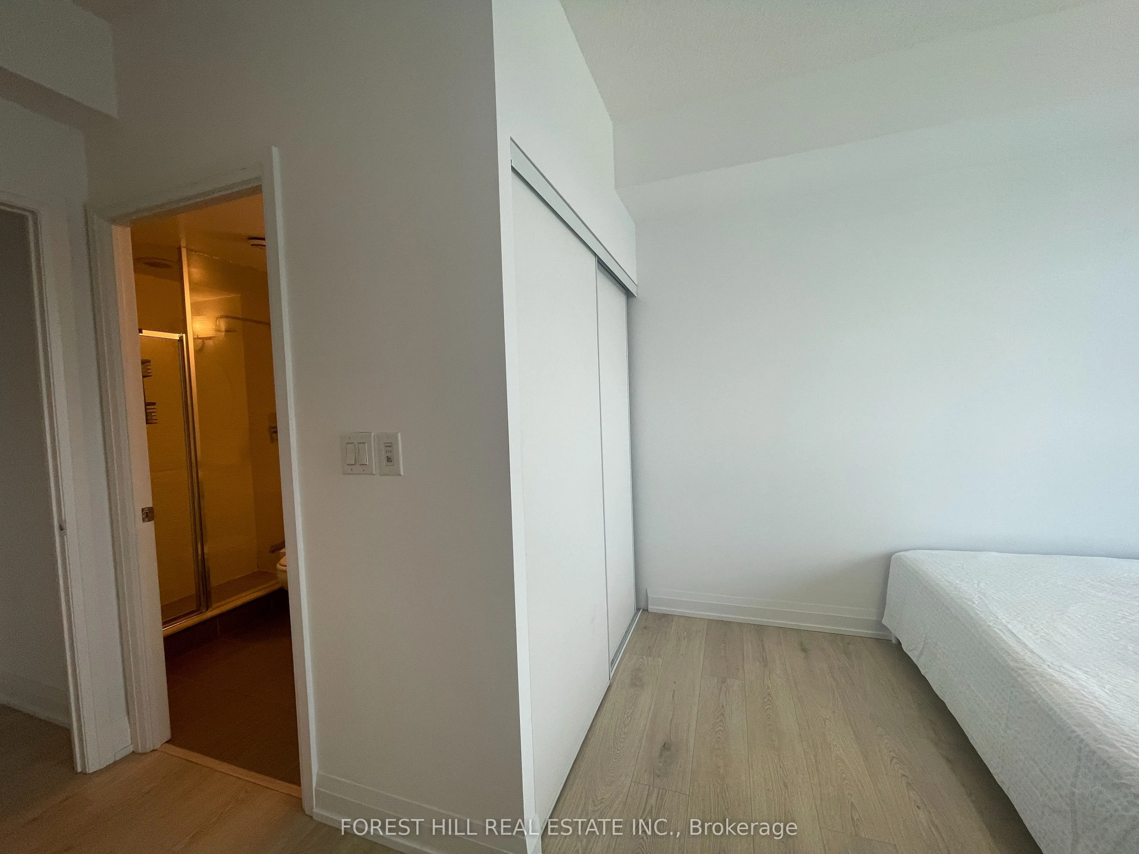 7171 Yonge Street, #1701