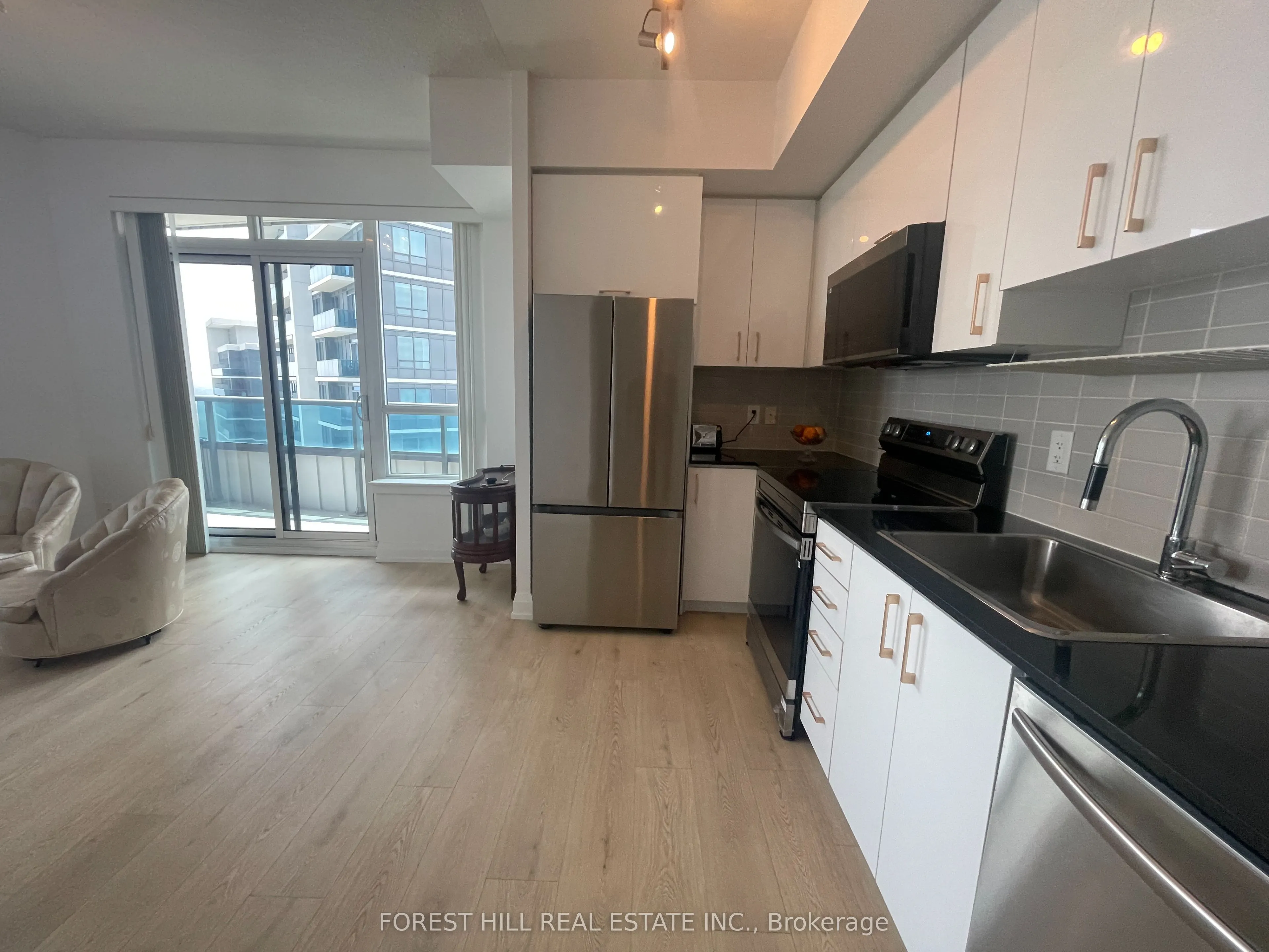 7171 Yonge Street, #1701