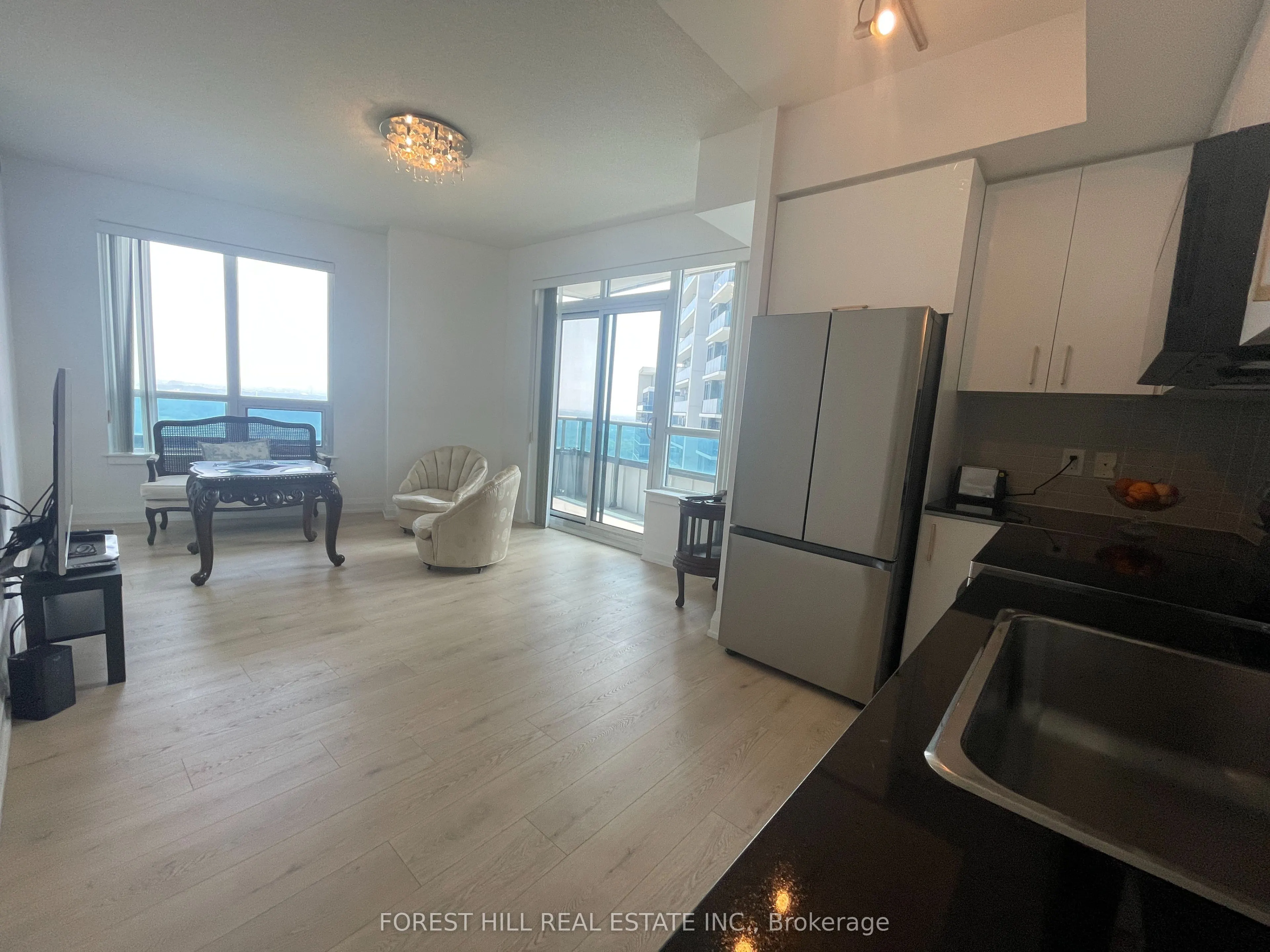 7171 Yonge Street, #1701