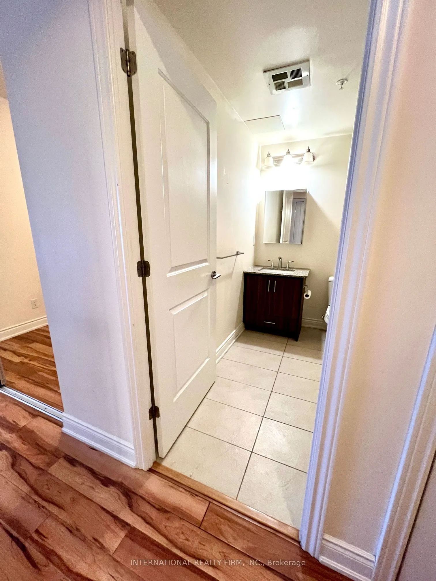 9090 Yonge Street, #606B