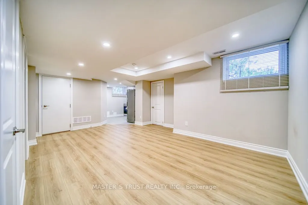 82 Oxford Street, #Basement