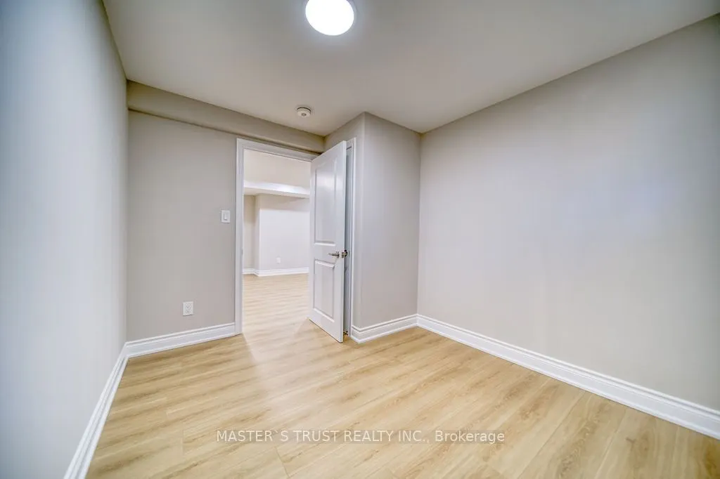 82 Oxford Street, #Basement
