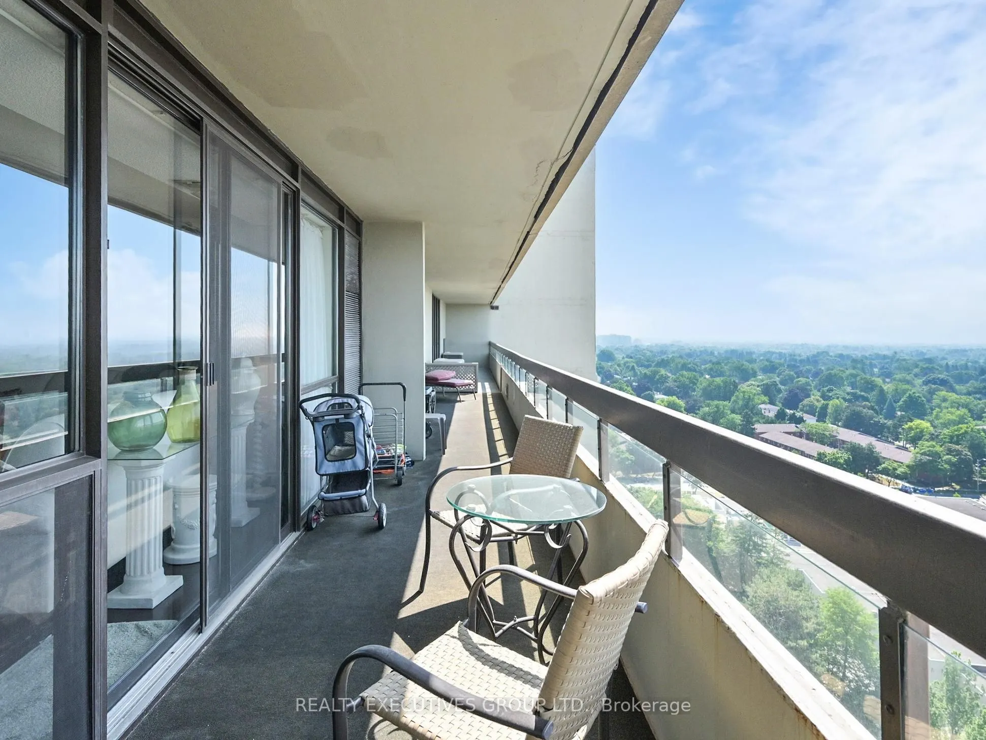 8111 Yonge Street, #1701