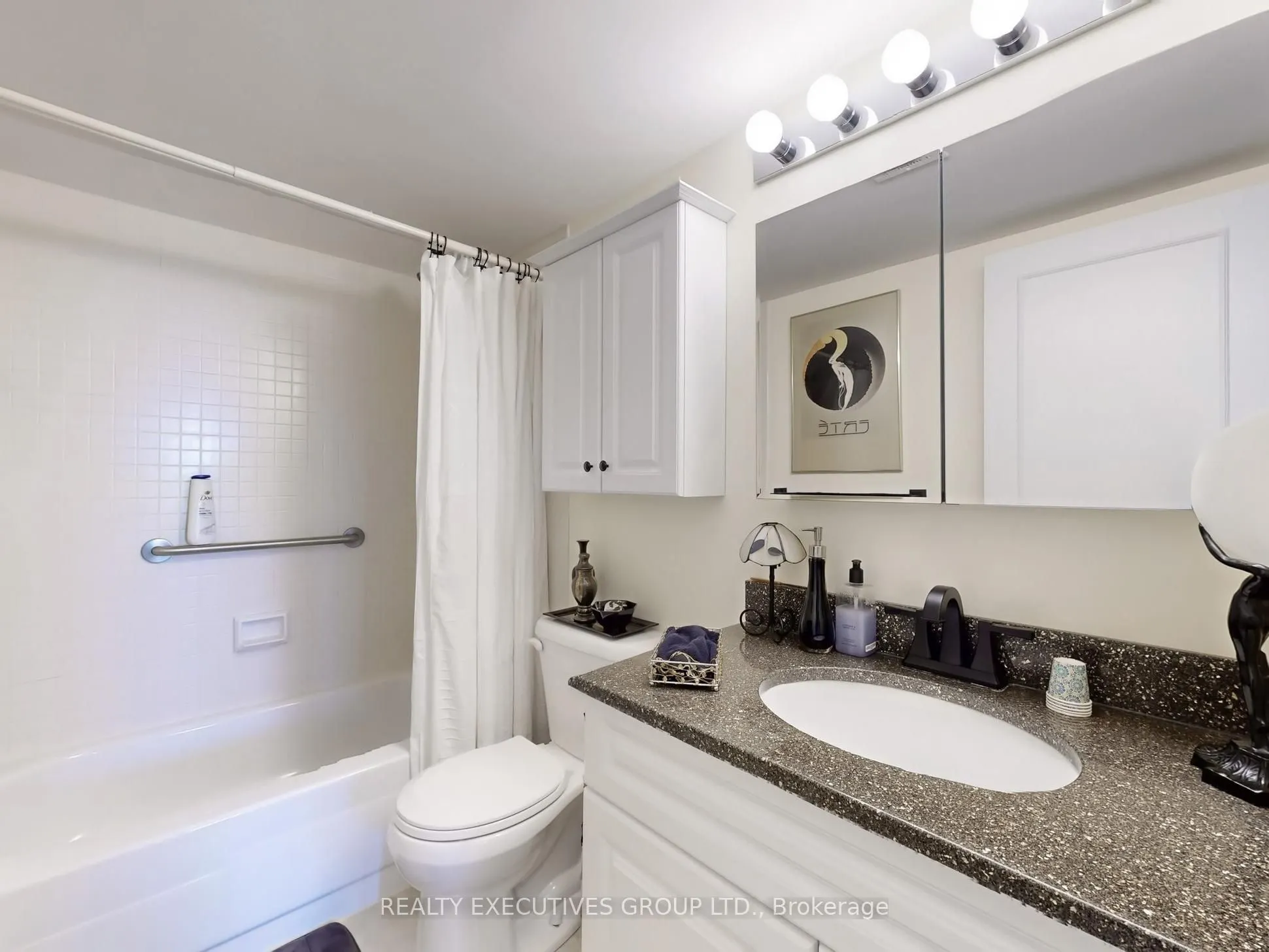 8111 Yonge Street, #1701