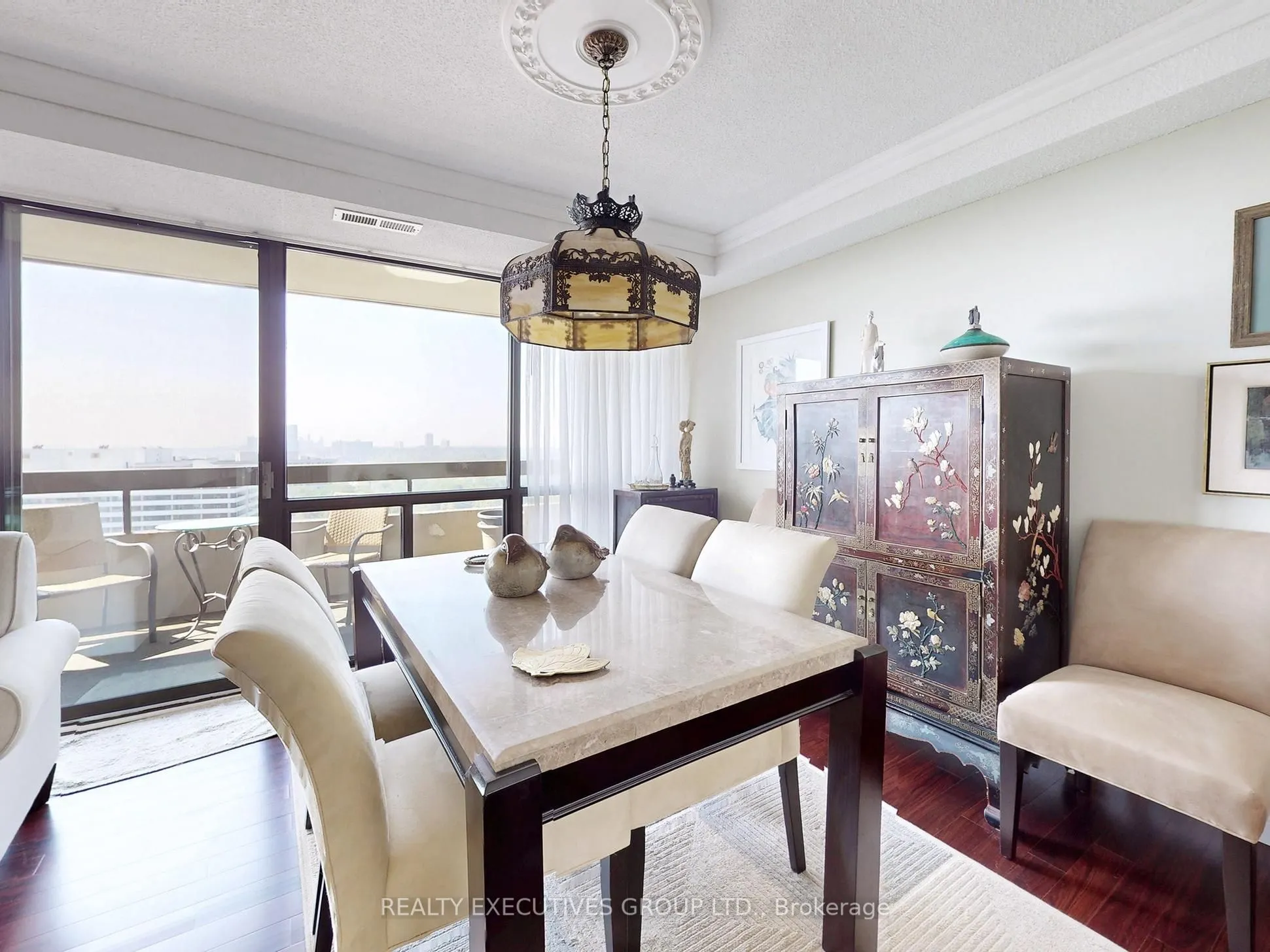 8111 Yonge Street, #1701