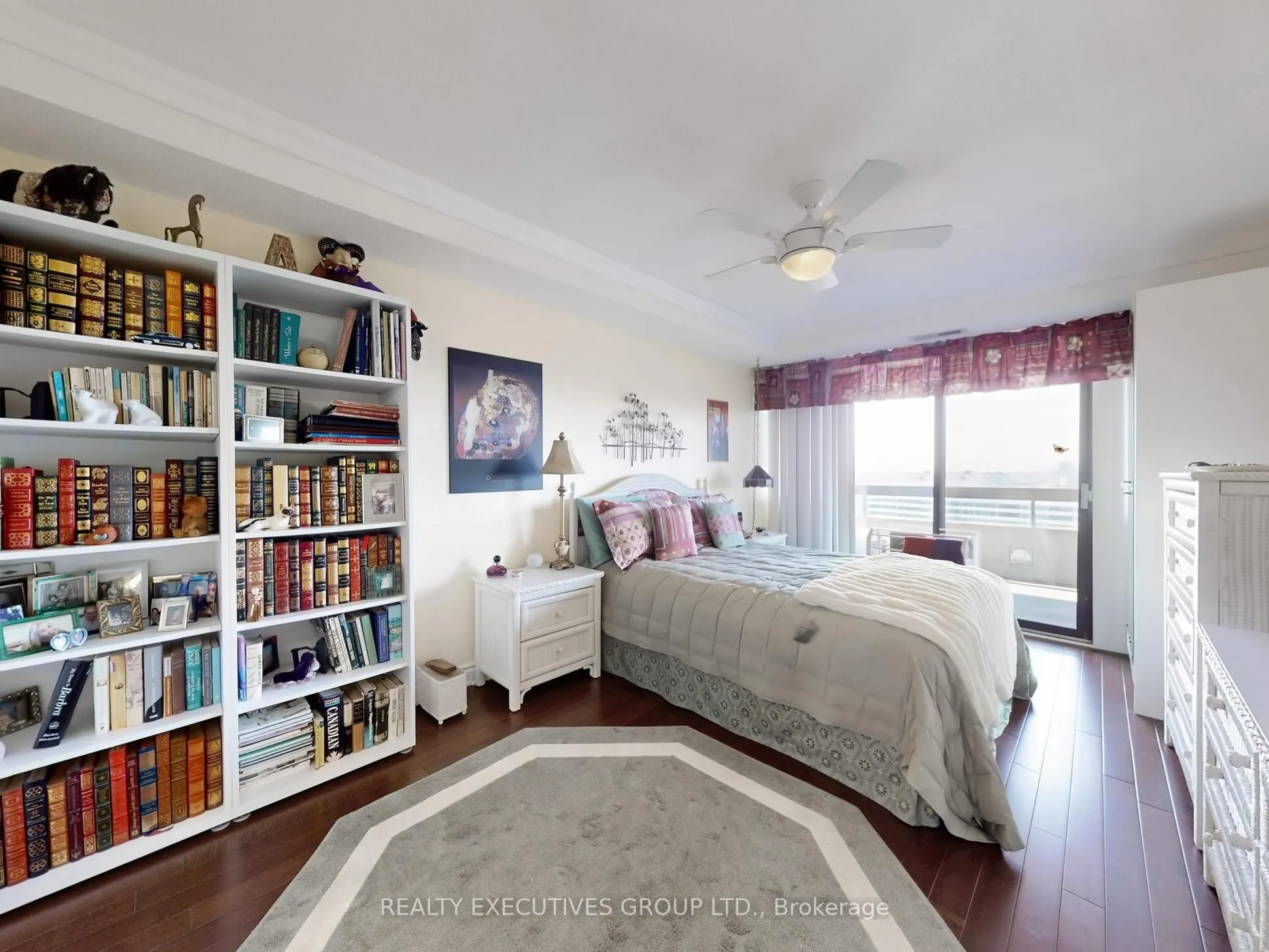 8111 Yonge Street, #1701